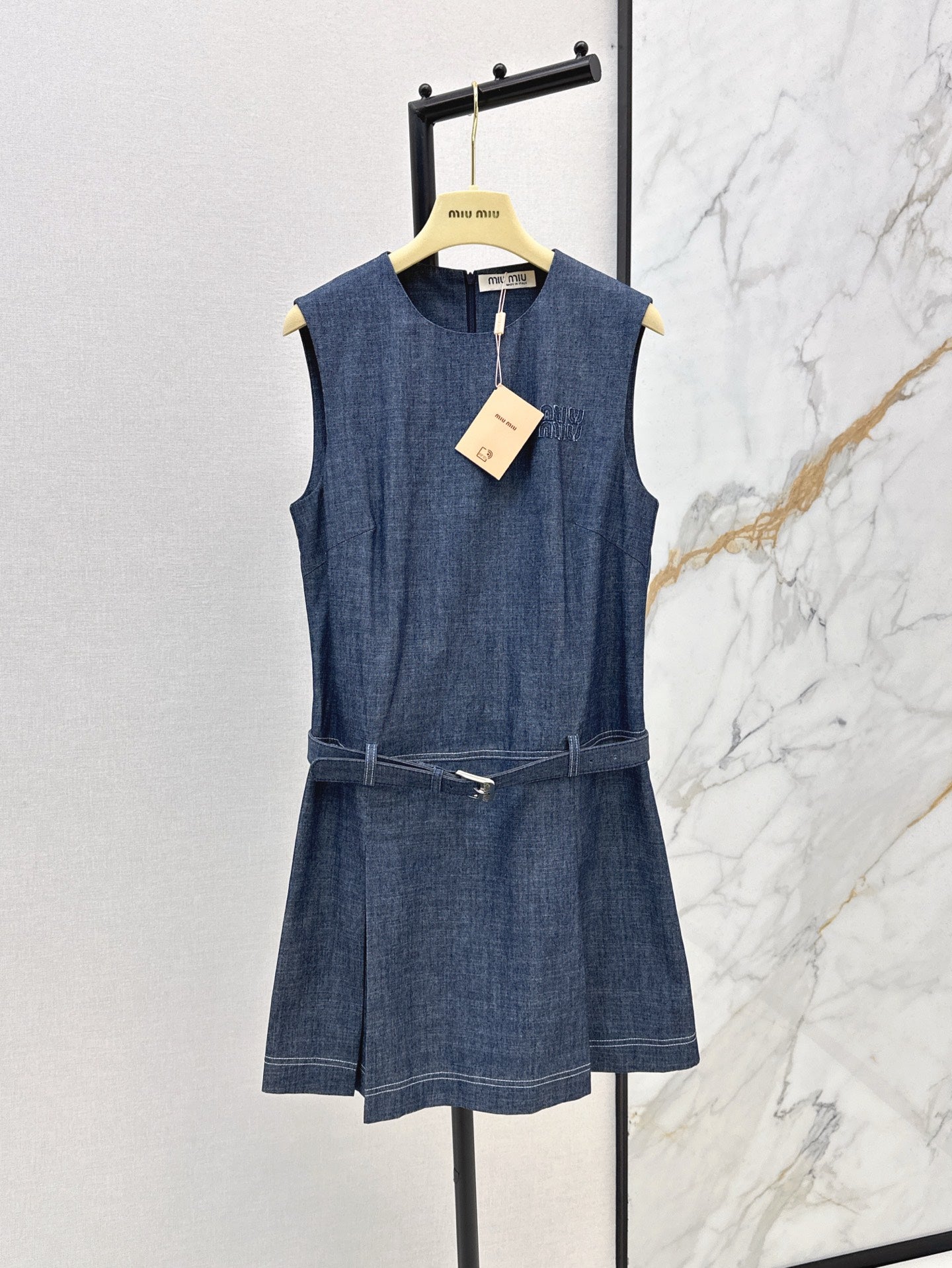 M*u 25ss belted sleeveless denim dress