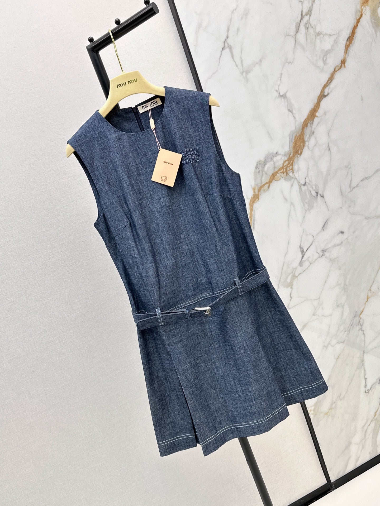 M*u 25ss belted sleeveless denim dress