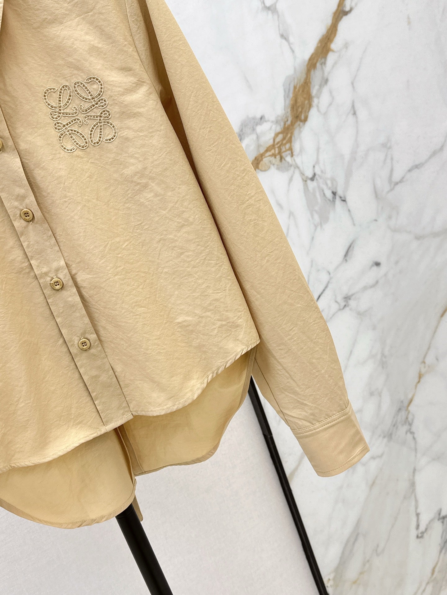 Loe* 25ss back slit tie shirt