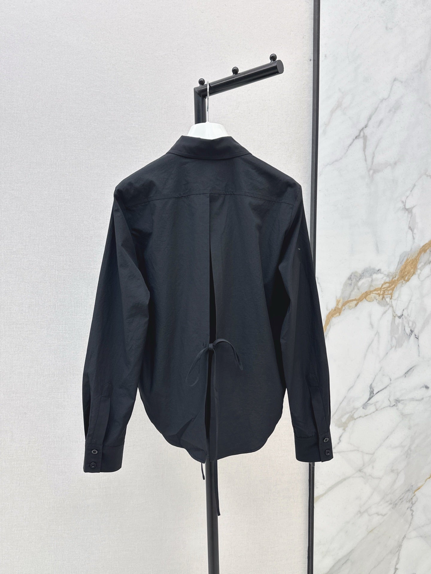 Loe* 25ss back slit tie shirt