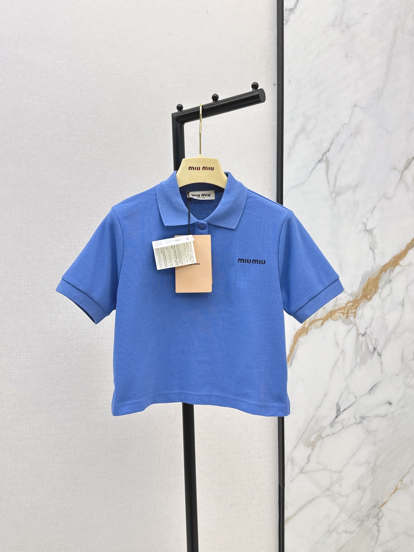 M*u 25ss embroidered crop polo shirt