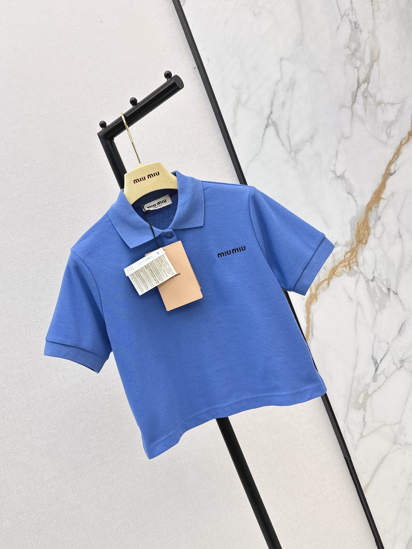 M*u 25ss embroidered crop polo shirt