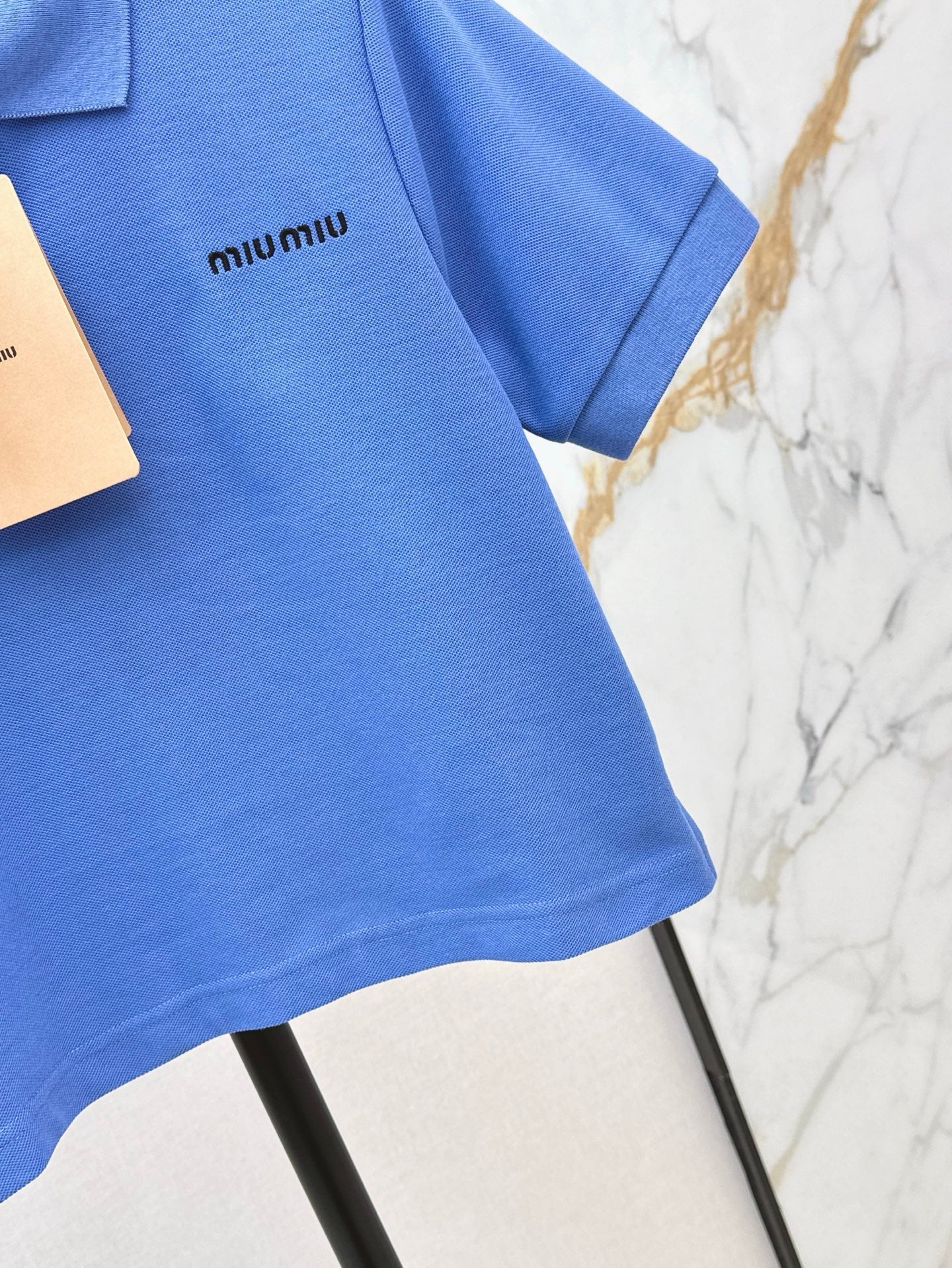 M*u 25ss embroidered crop polo shirt