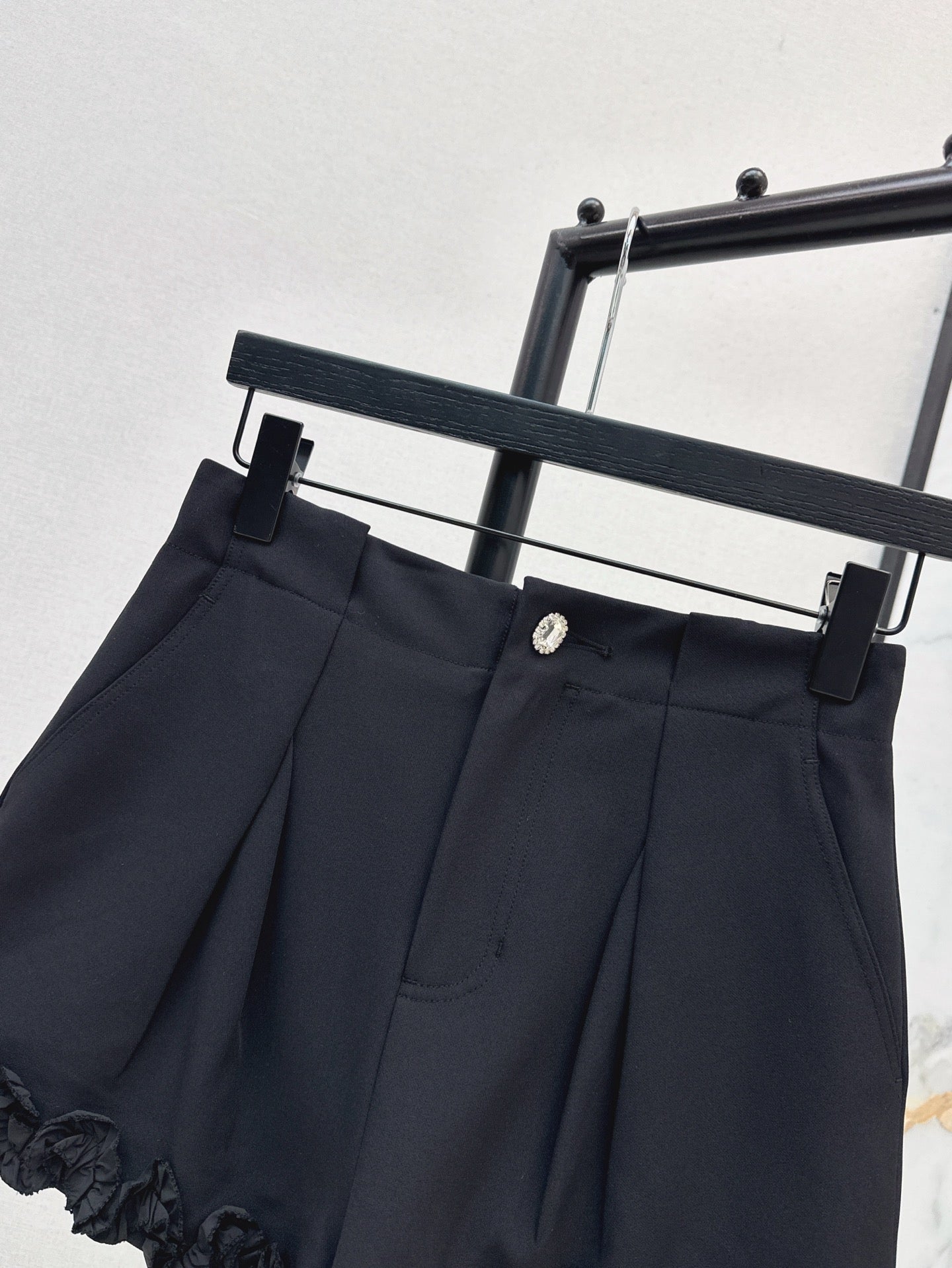 Valen* 25ss floral trim shorts