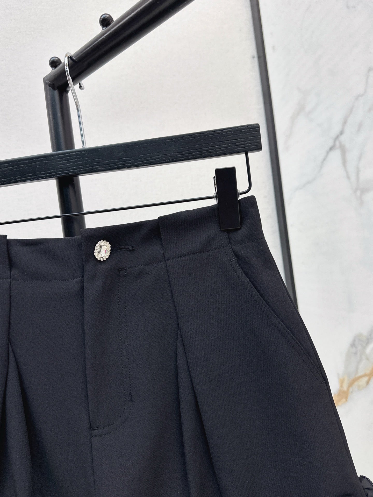 Valen* 25ss floral trim shorts