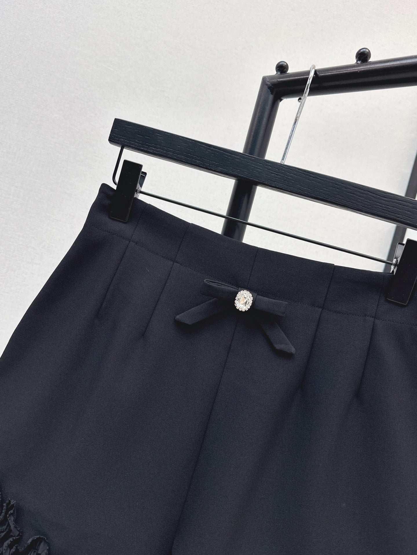 Valen* 25ss floral trim shorts