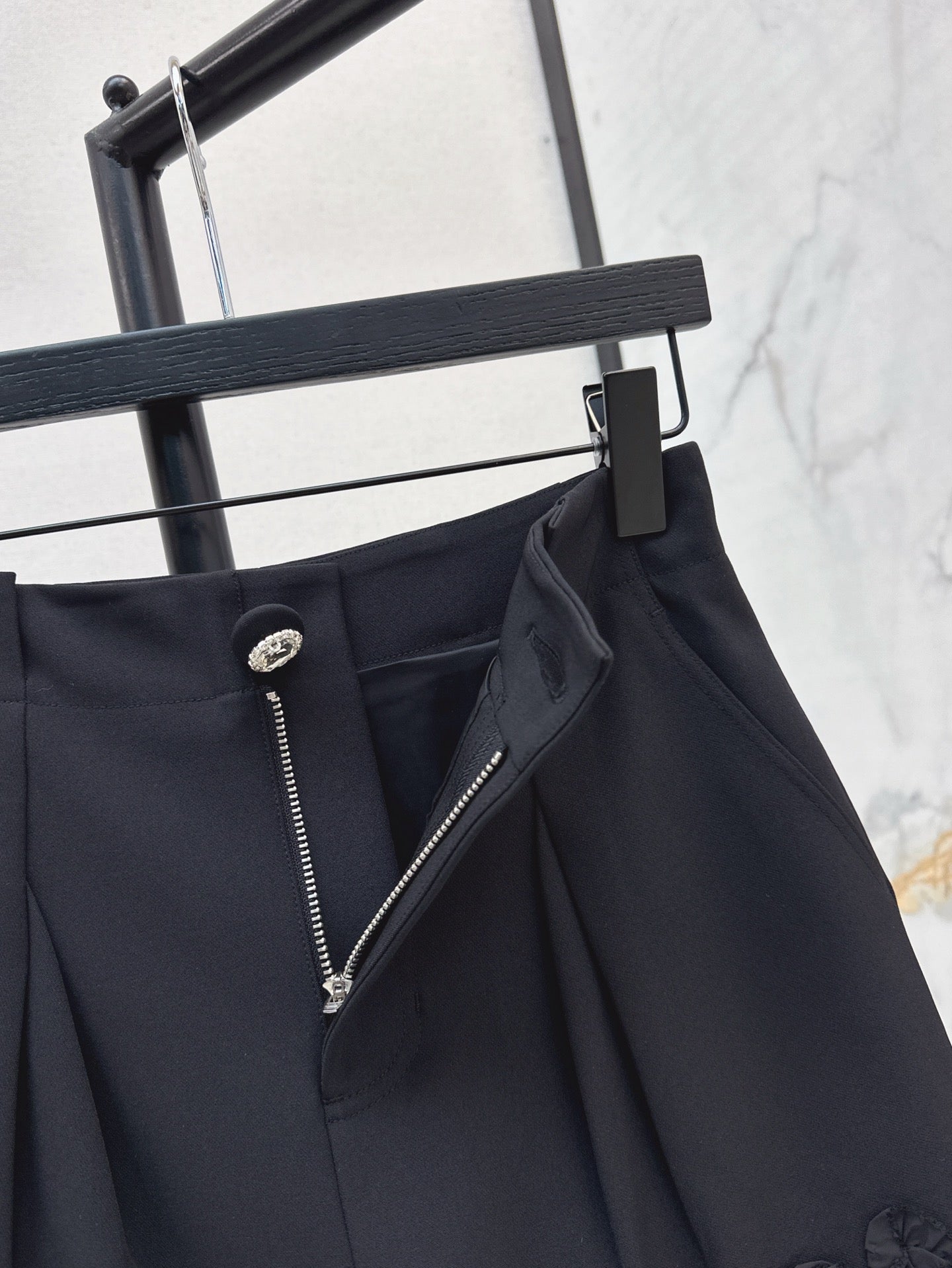 Valen* 25ss floral trim shorts