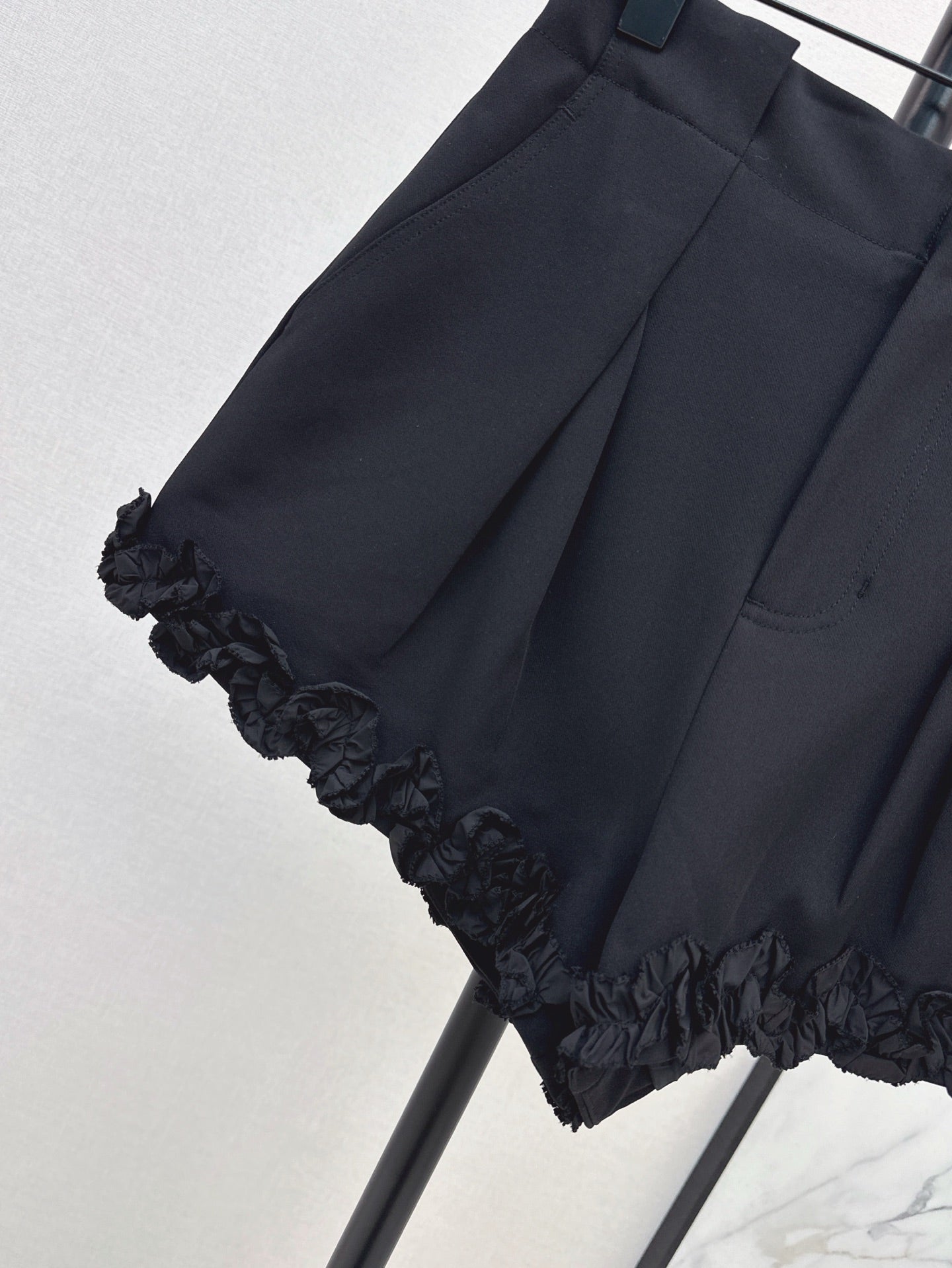 Valen* 25ss floral trim shorts