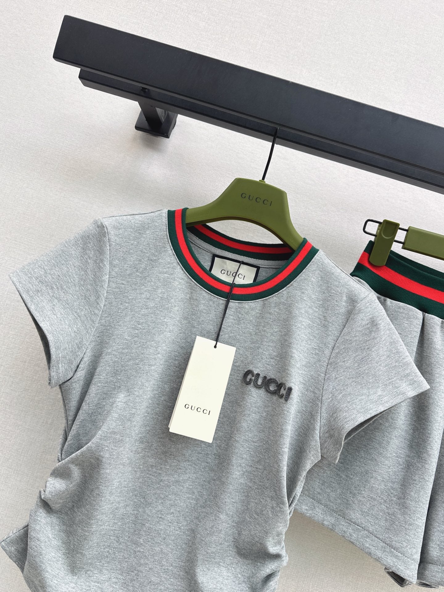 Gu* 25ss threaded leisure suit