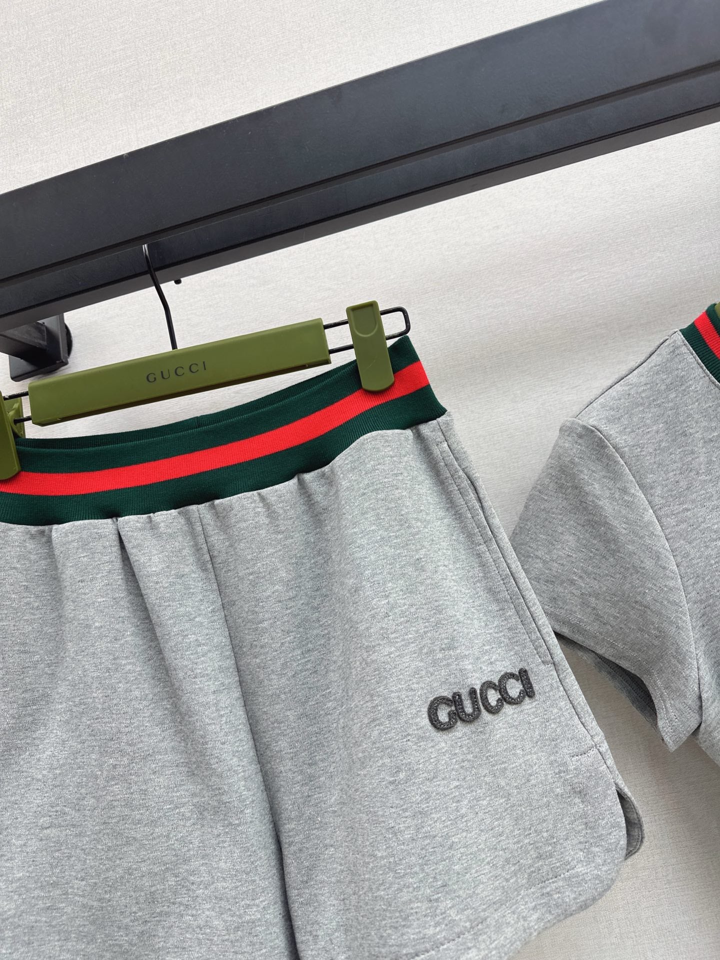 Gu* 25ss threaded leisure suit