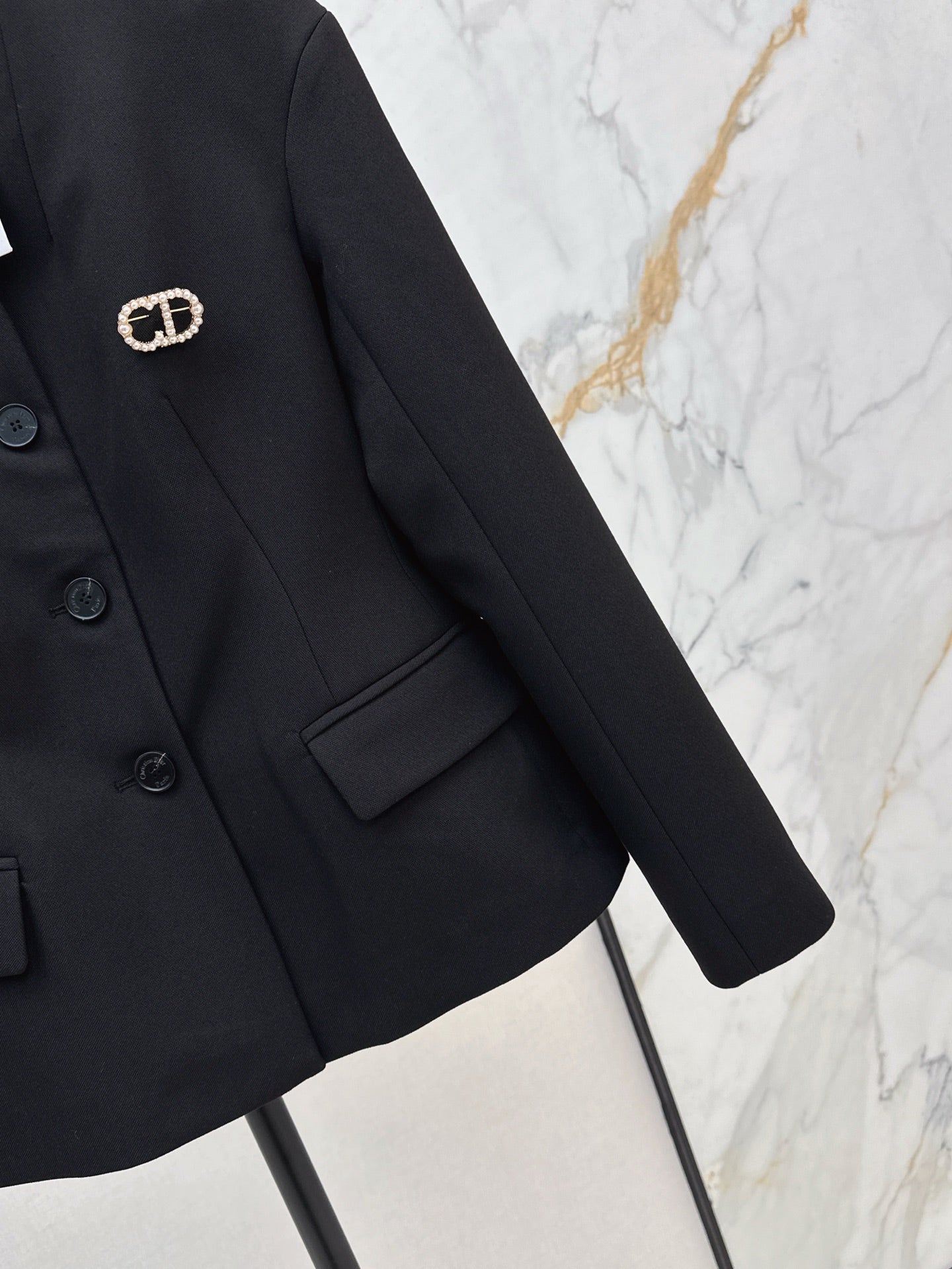 D*r 25ss brooch fitted blazer jacket