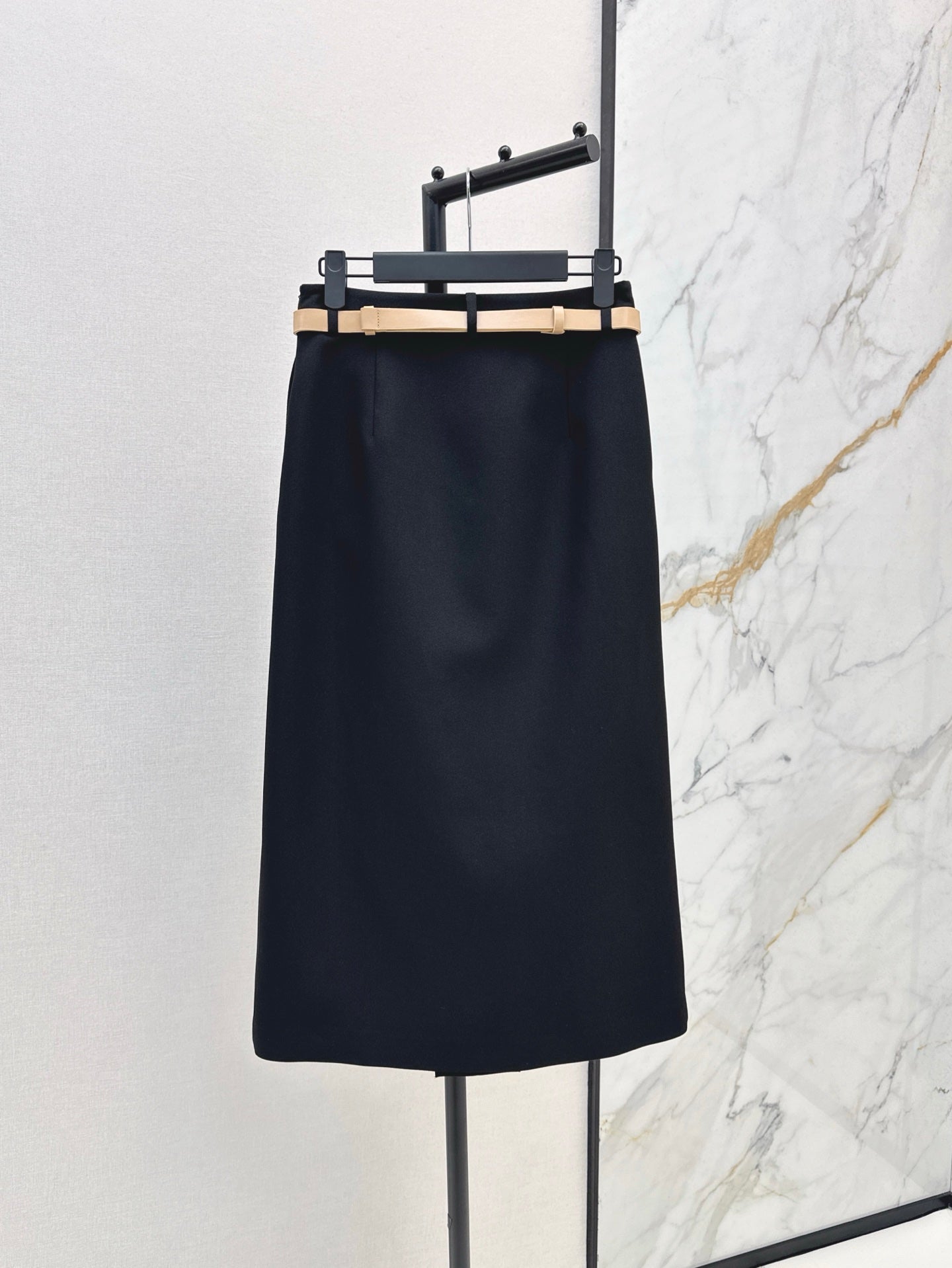 D*r 25ss mid-length belted skirt