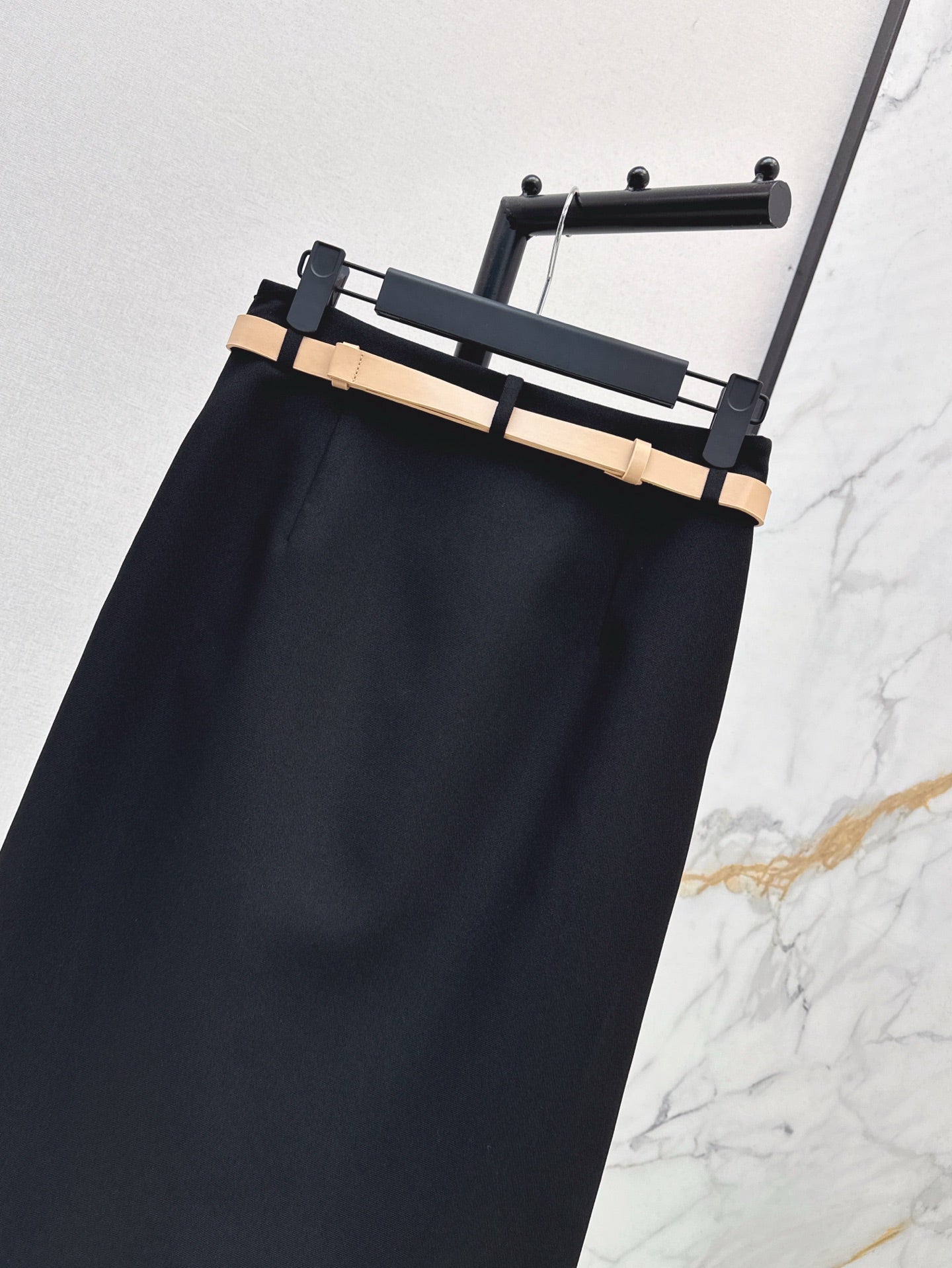 D*r 25ss mid-length belted skirt