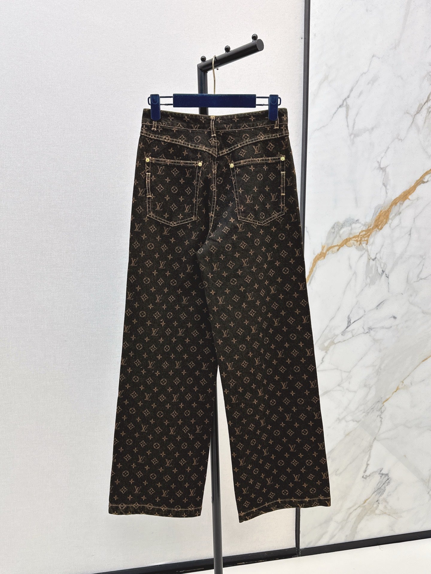 Loui* 25ss monogram straight-cut jeans
