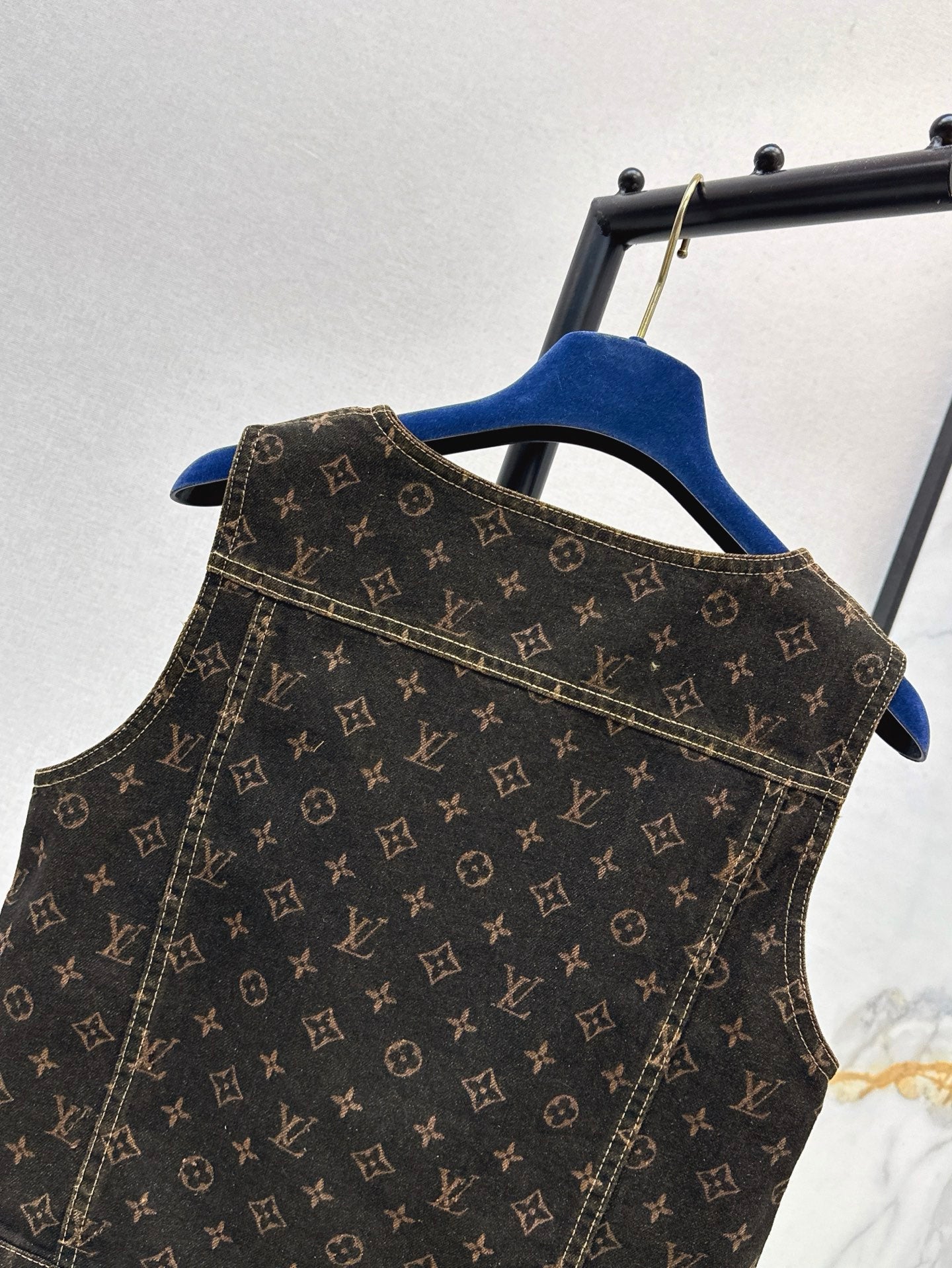 Loui* 25ss monogram denim button front vest