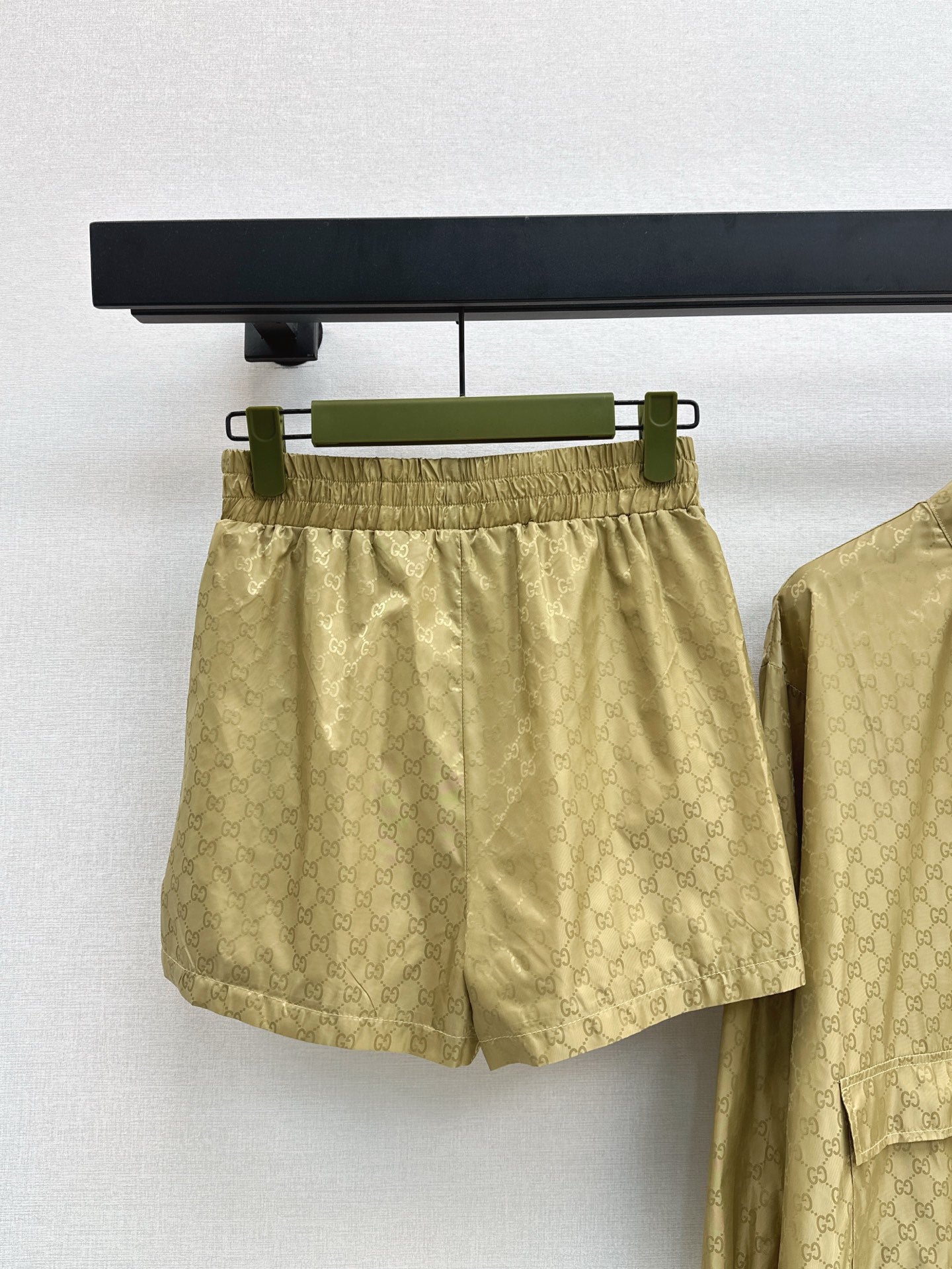 Gu* 25ss GG printed zip jacket and shorts suit