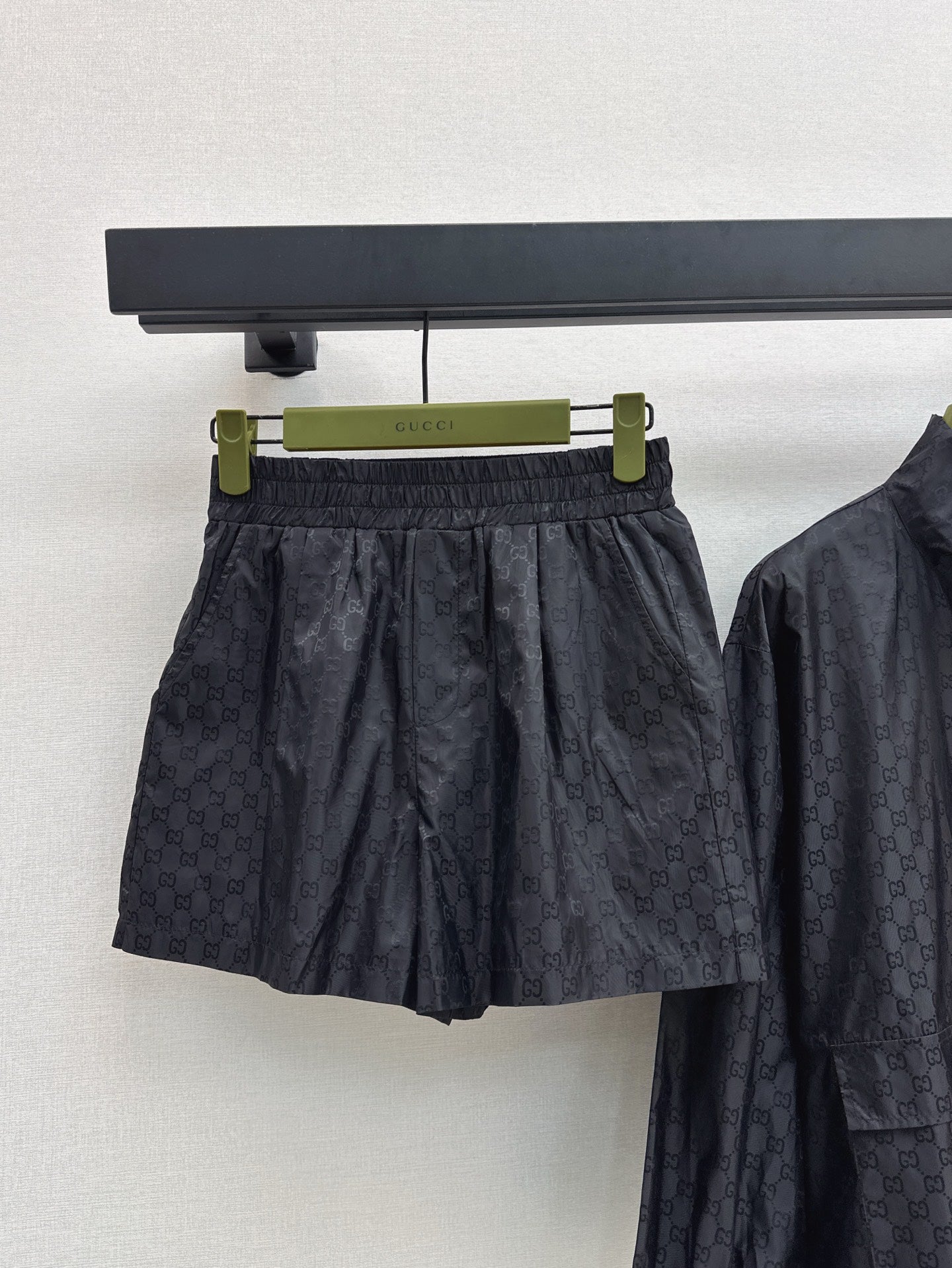 Gu* 25ss GG printed zip jacket and shorts suit