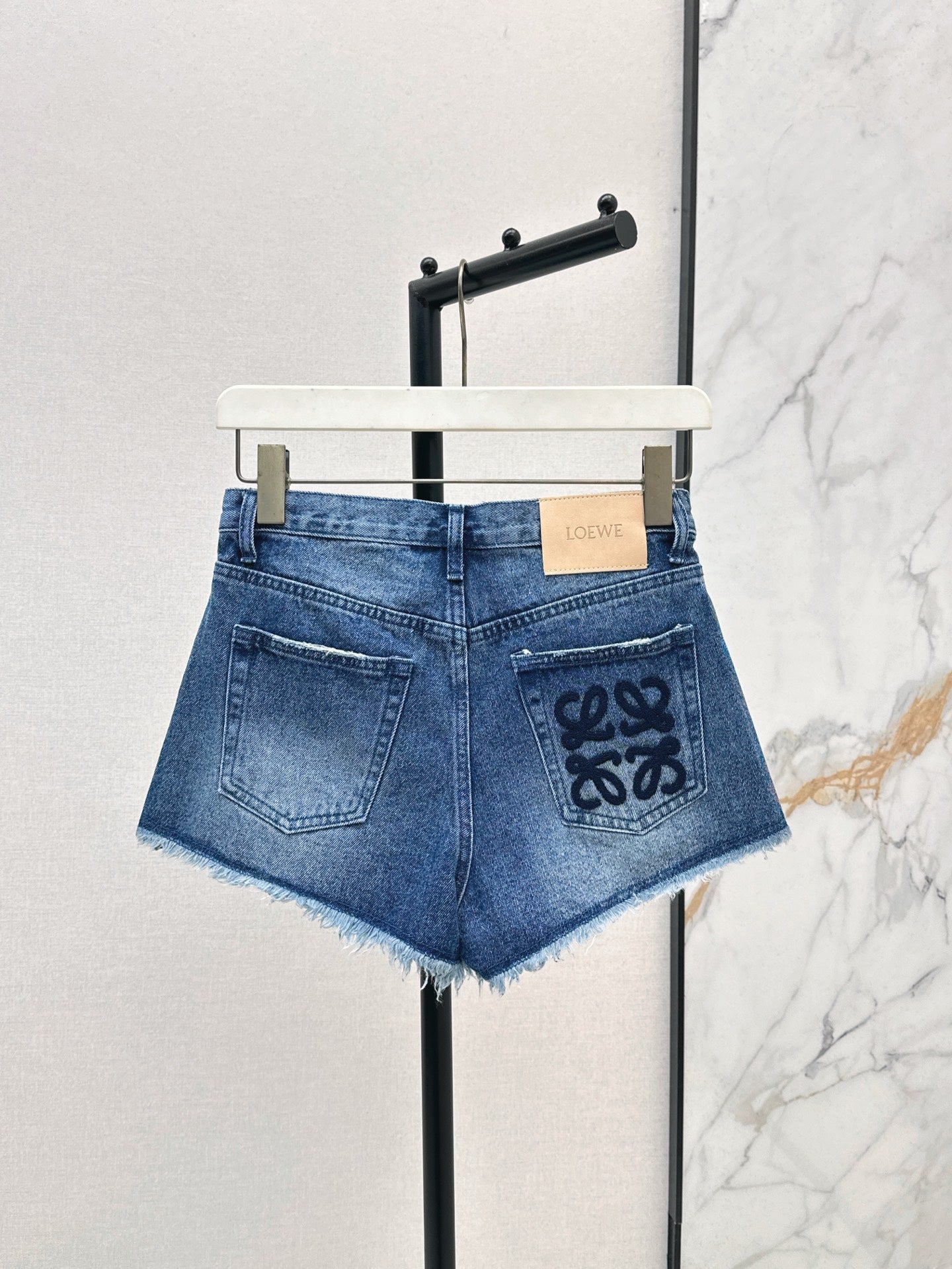 Loe* 25ss anagram denim minishorts