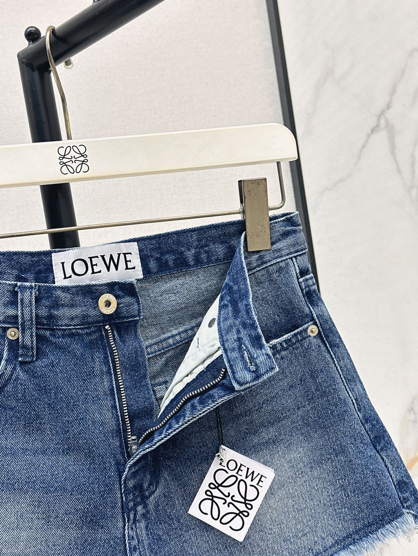 Loe* 25ss anagram denim minishorts