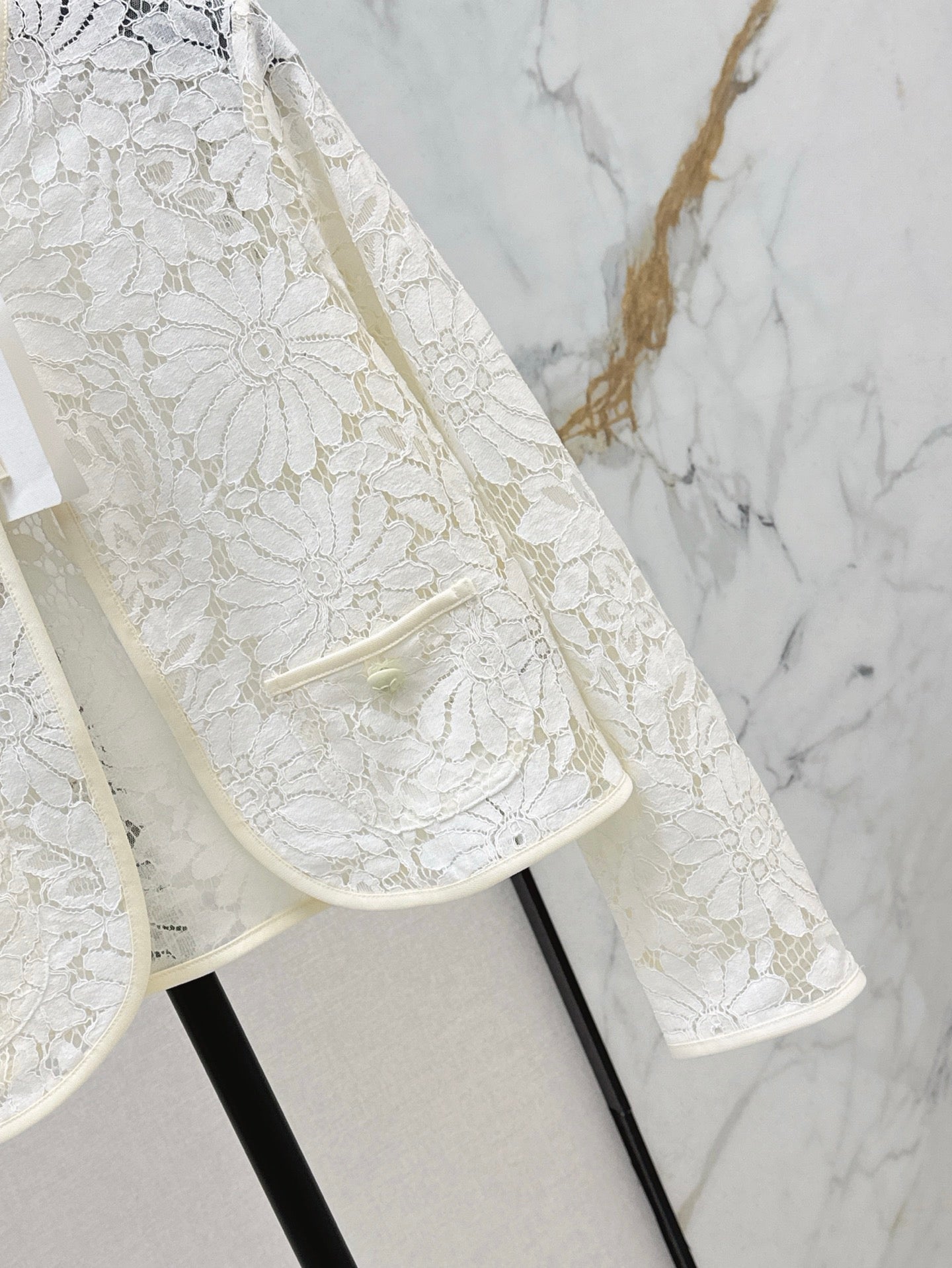 Cel* 25ss floral embroidered lace crop jacket