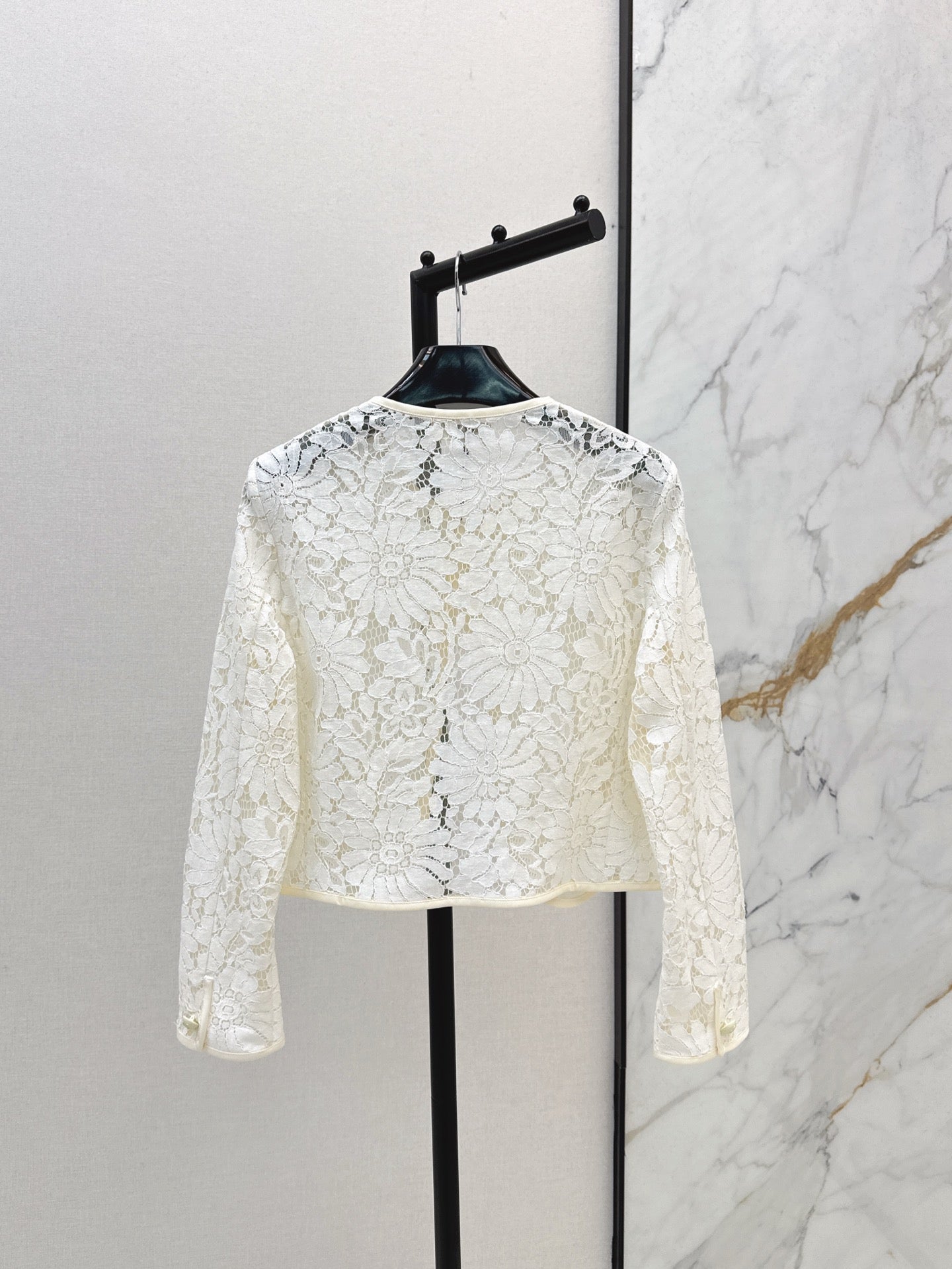 Cel* 25ss floral embroidered lace crop jacket
