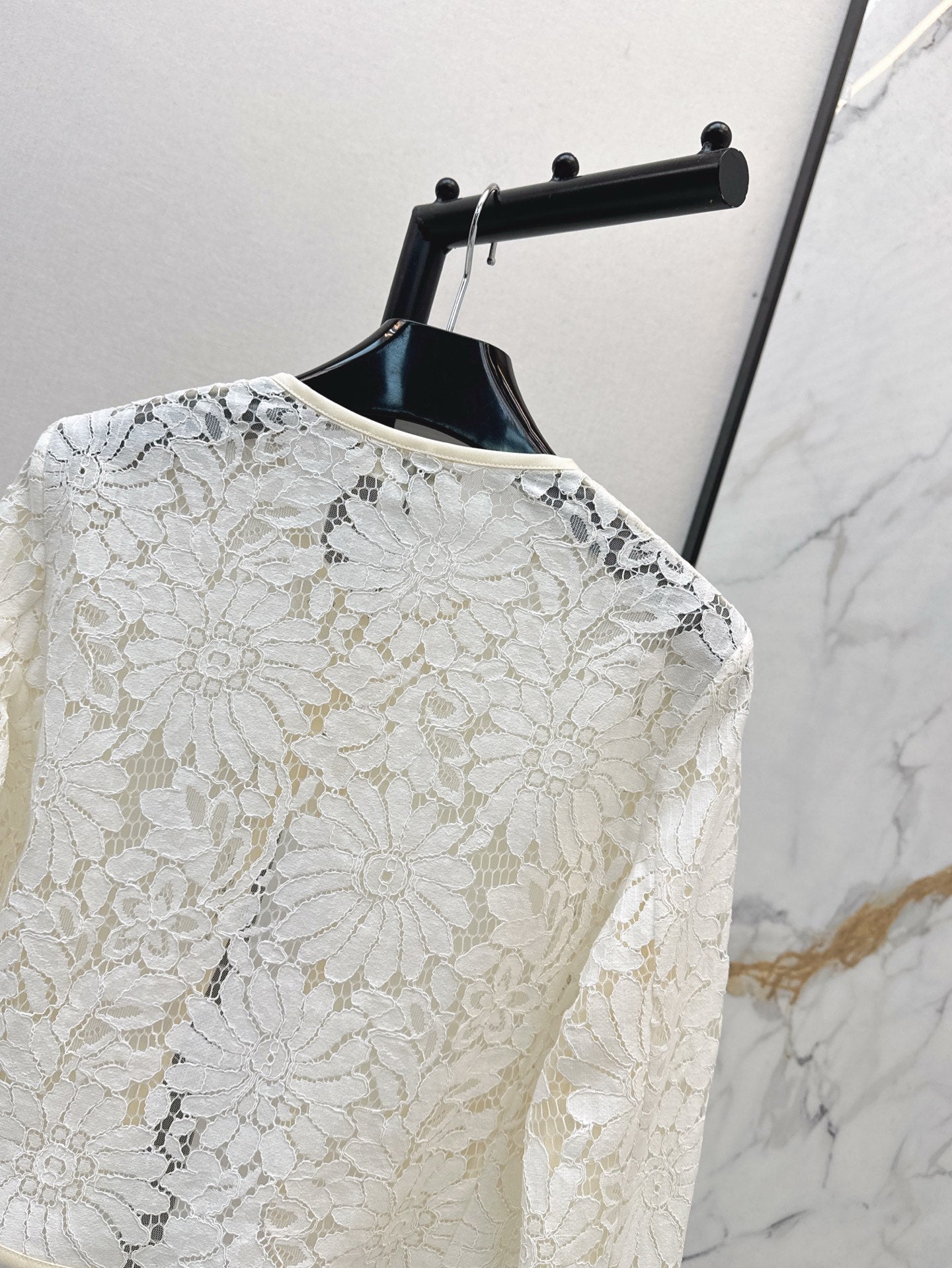 Cel* 25ss floral embroidered lace crop jacket