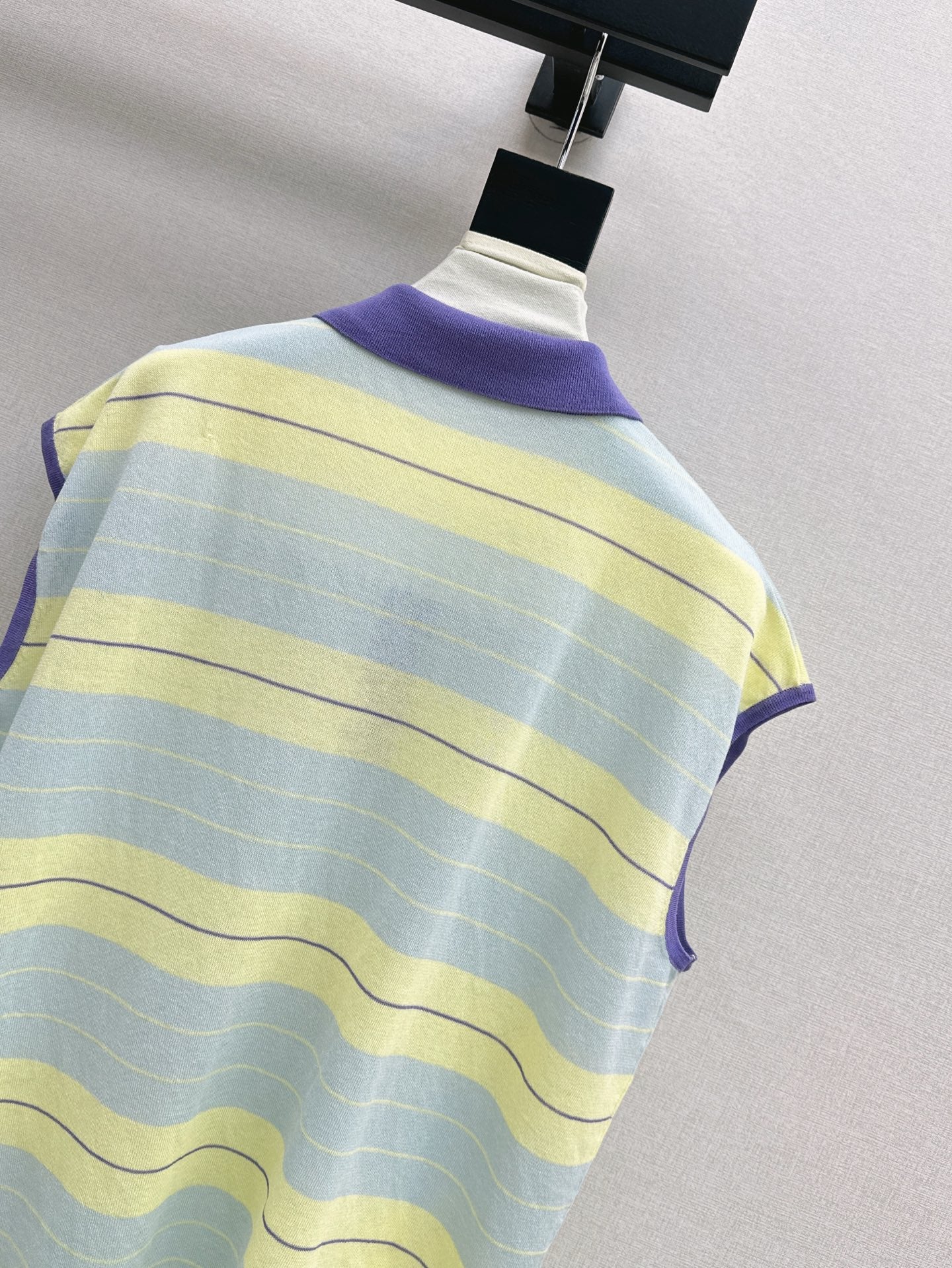 Cel* 25ss short-sleeve knitted top