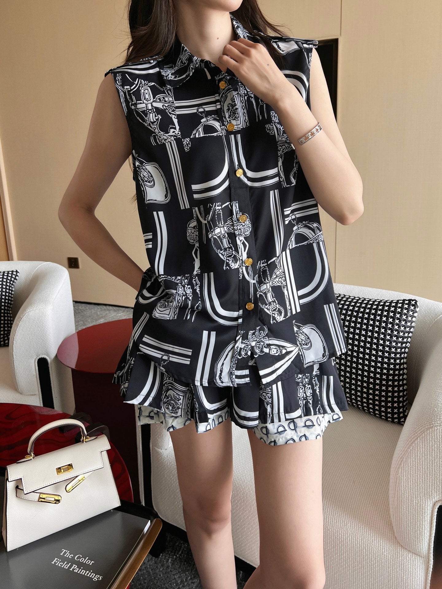 Bur* 25ss printed sleeveless shirt and skirt suit