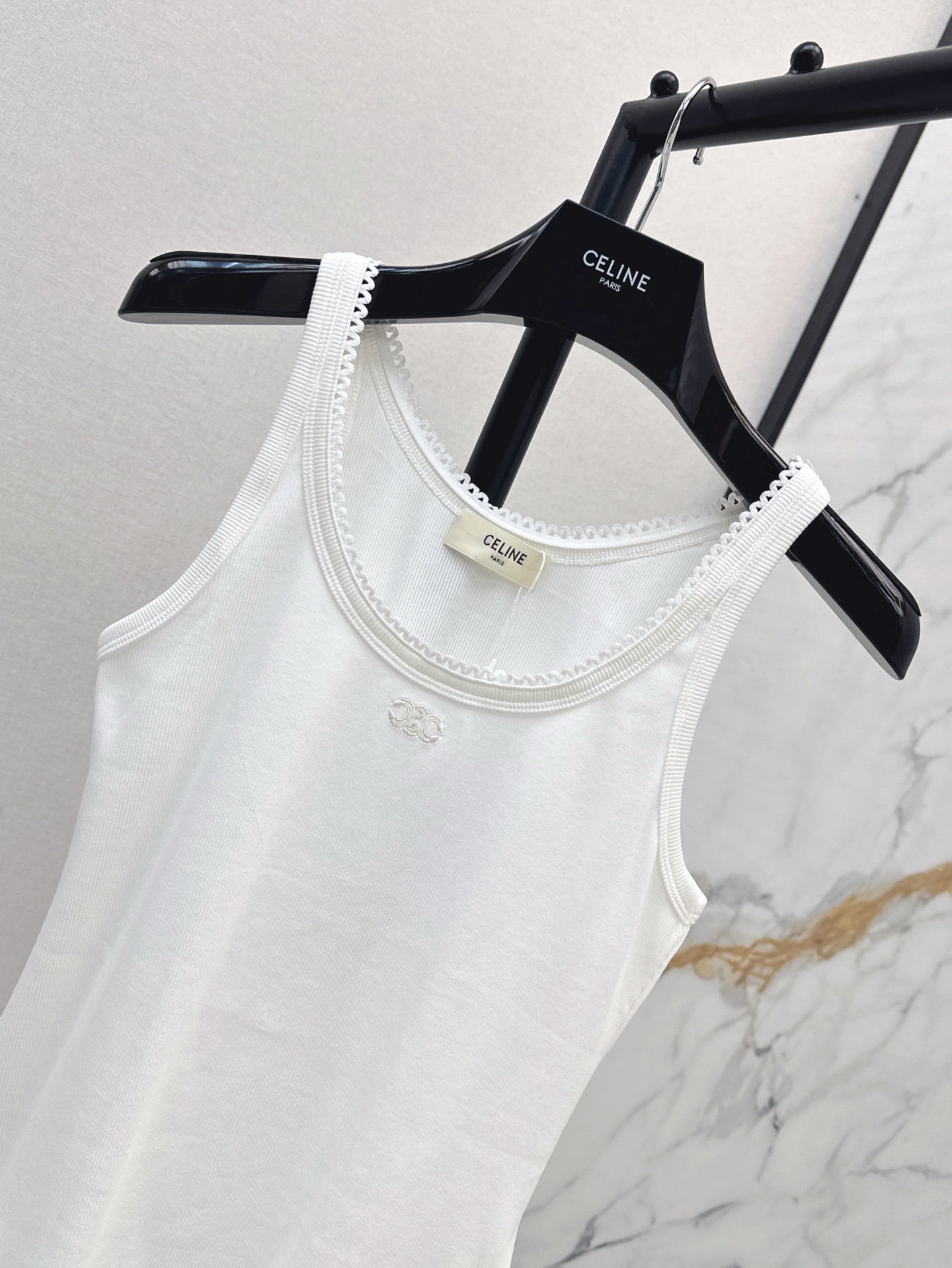 Cel* 25ss lace trim cotton vest