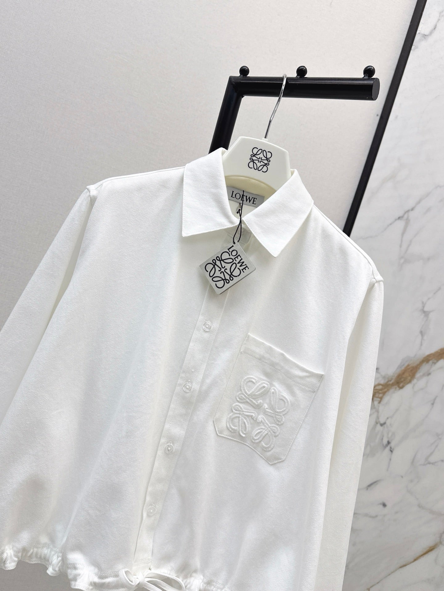 Loe* 25ss split back denim shirt