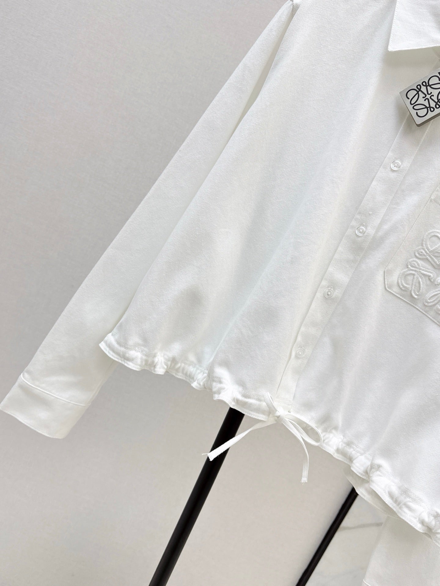 Loe* 25ss split back denim shirt