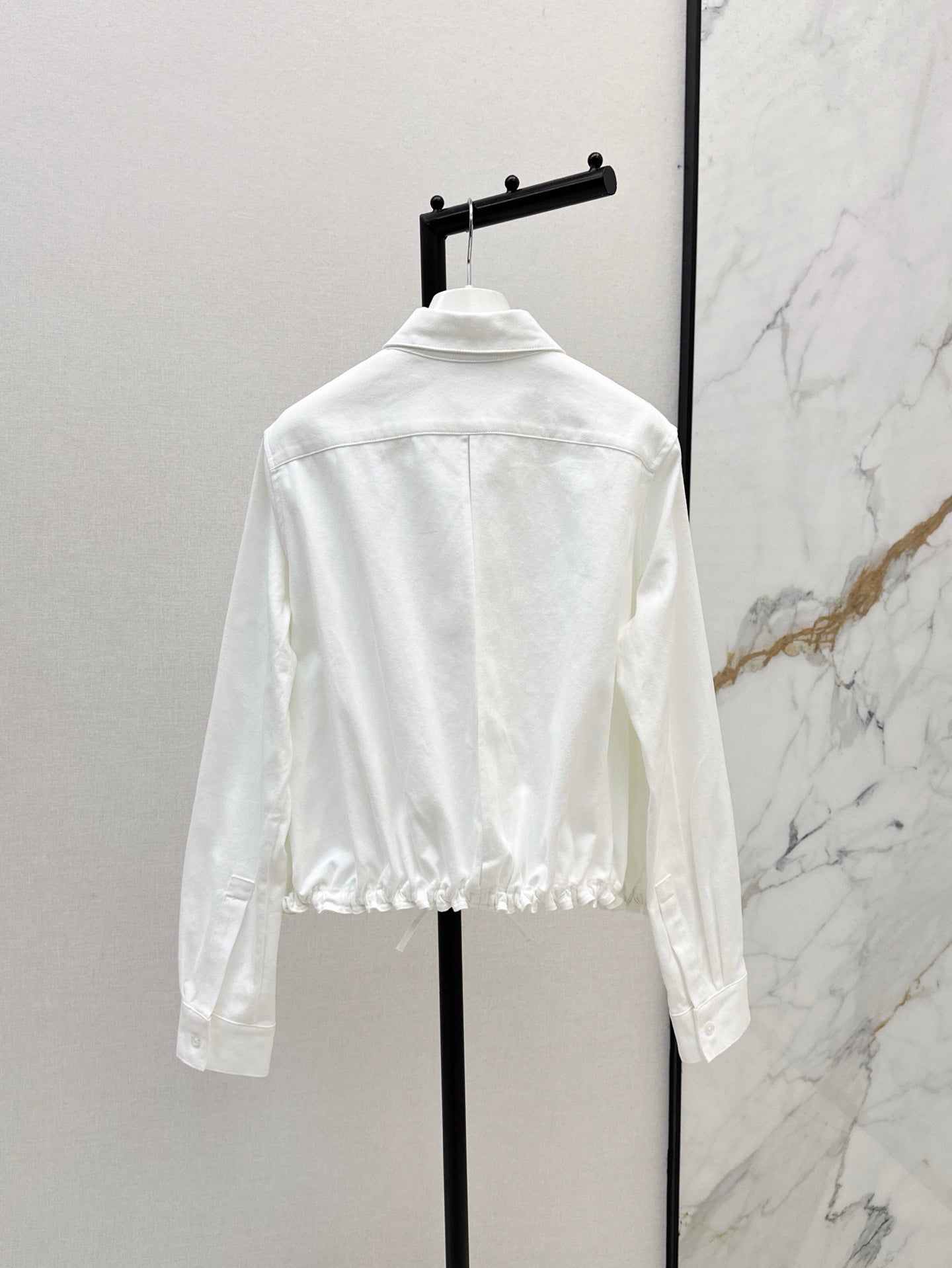 Loe* 25ss split back denim shirt