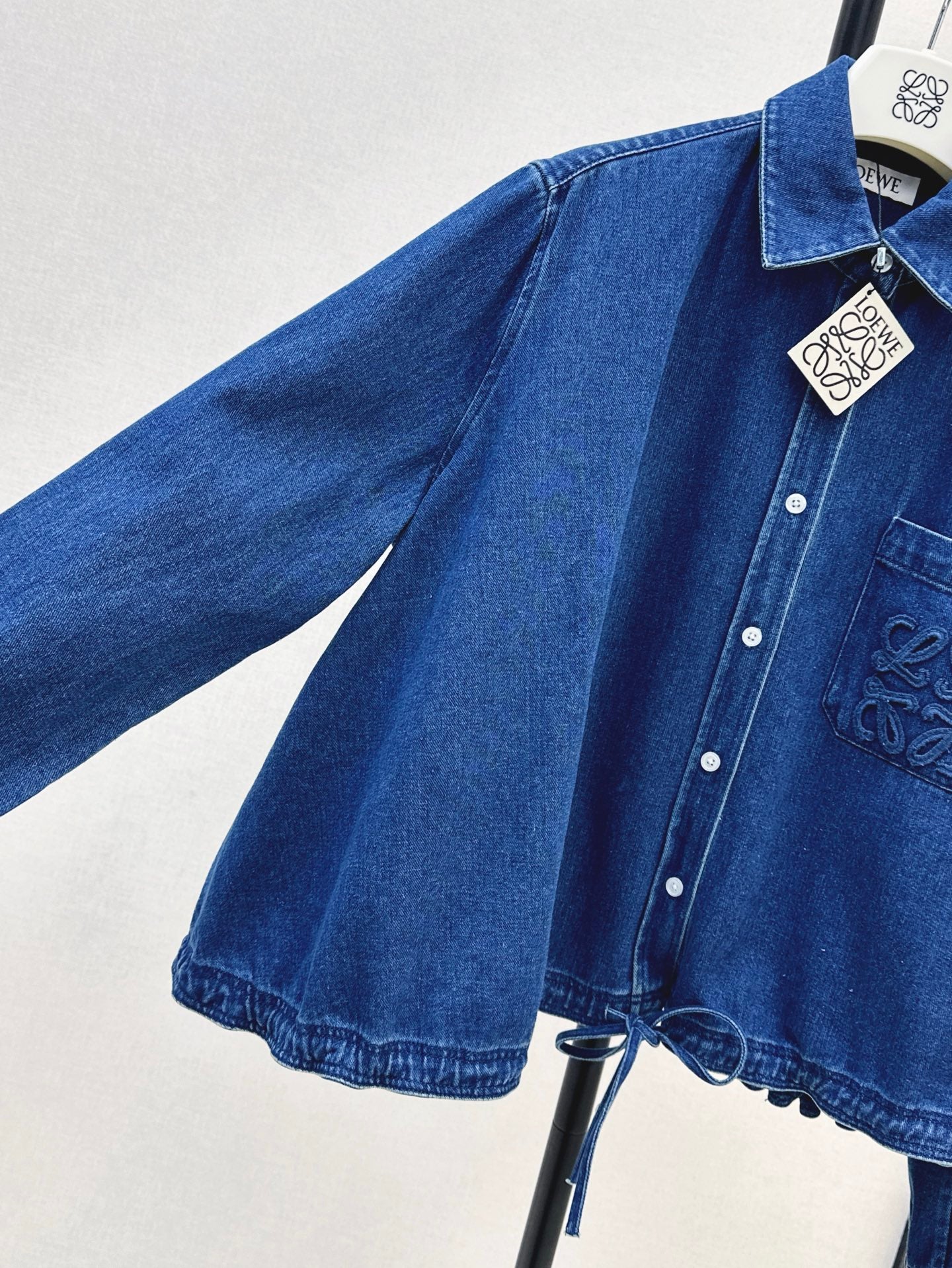 Loe* 25ss split back denim shirt