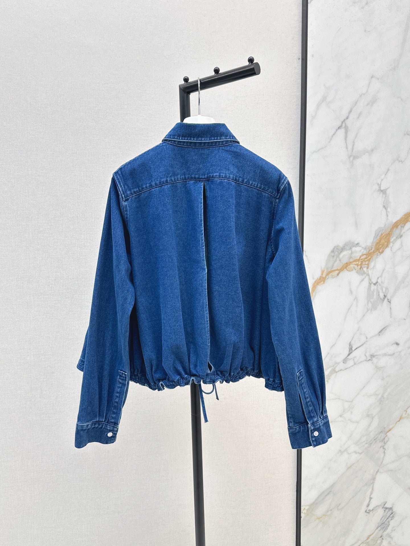Loe* 25ss split back denim shirt