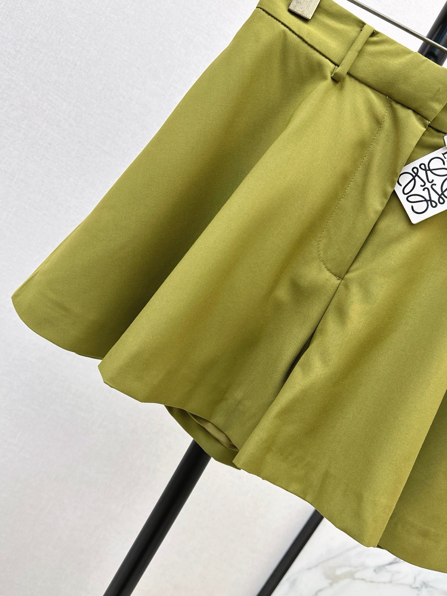 Loe* 25ss trapeze shorts