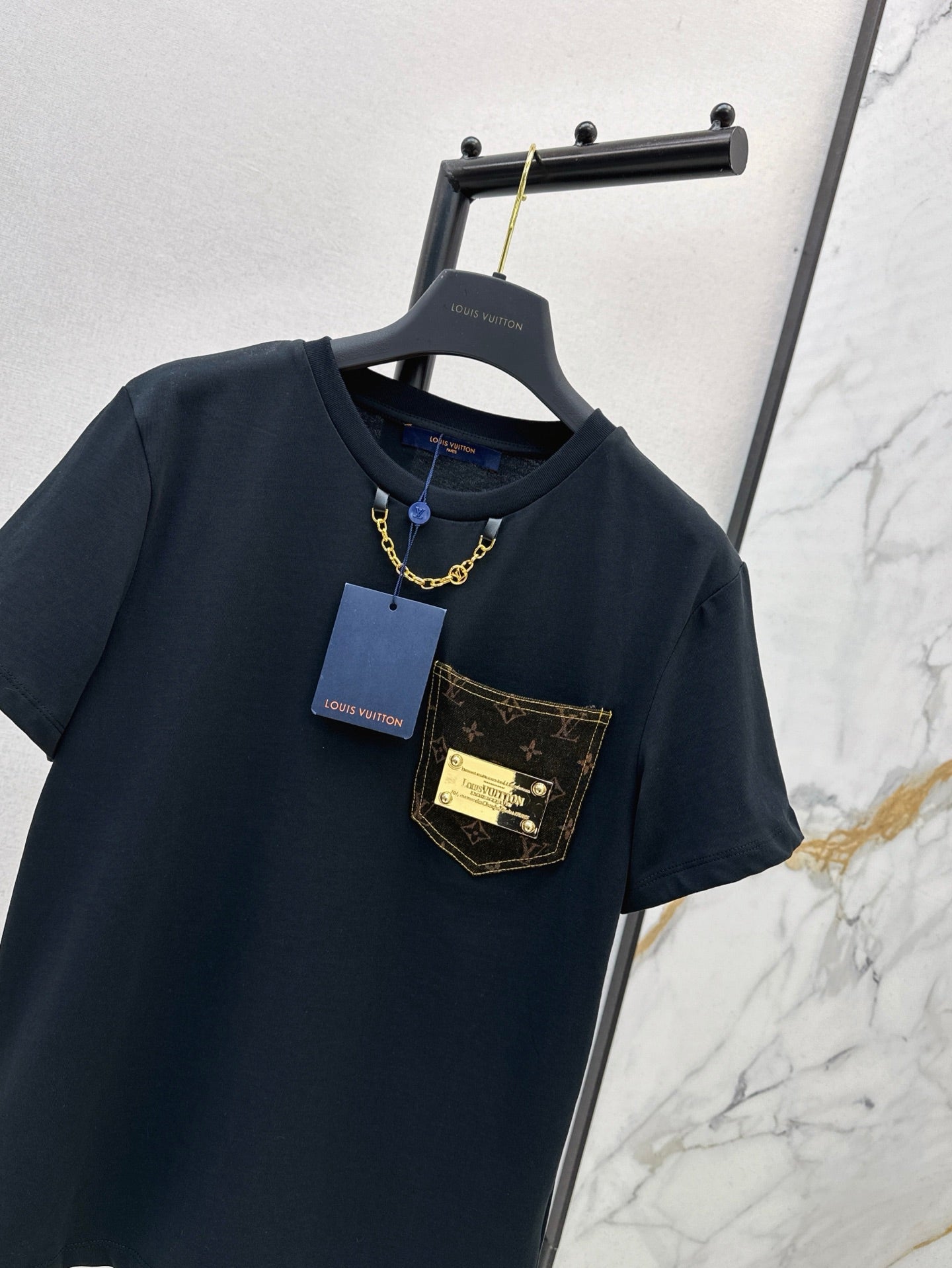 Loui* 25ss signature pocket t-shirt