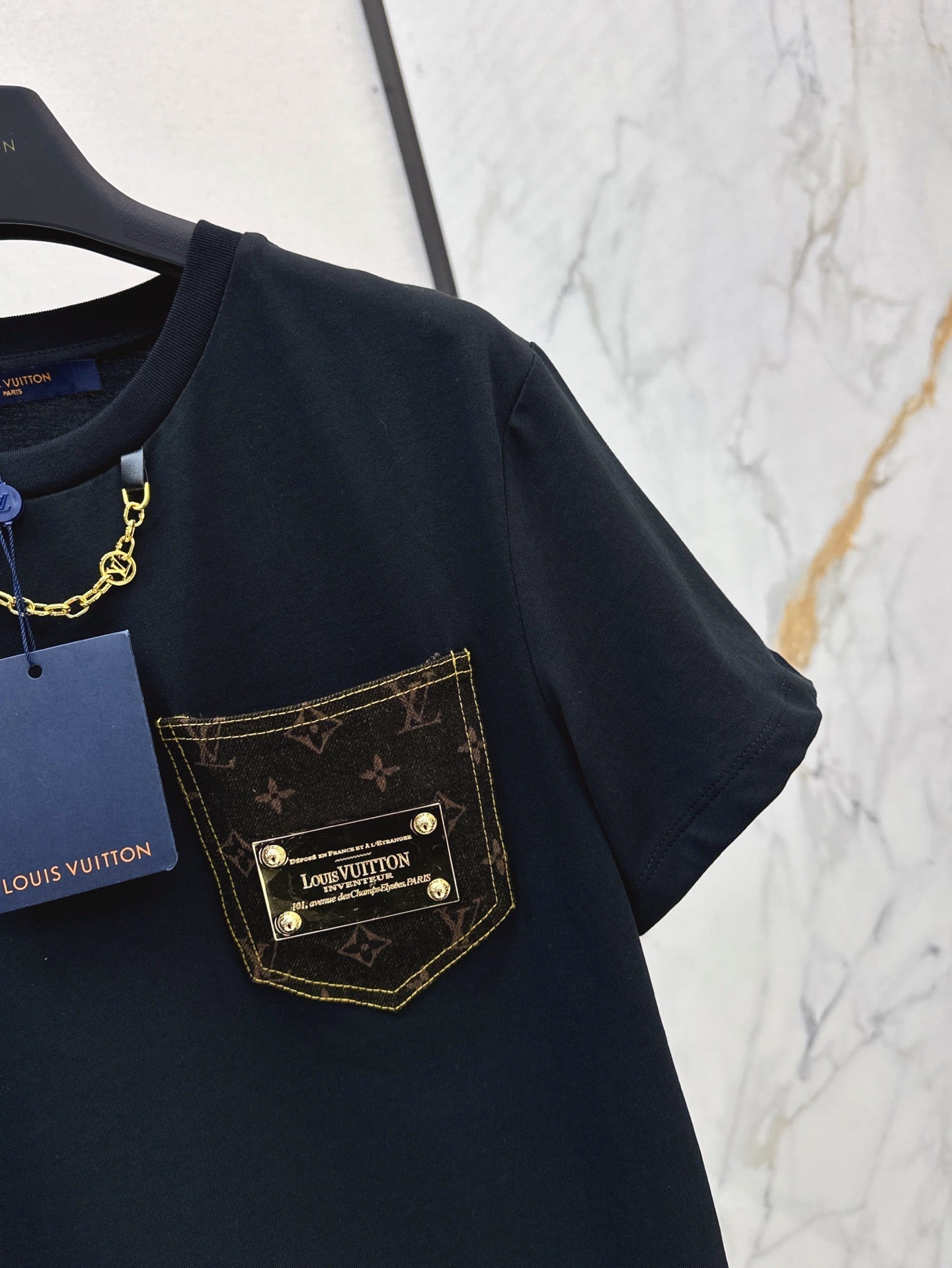 Loui* 25ss signature pocket t-shirt