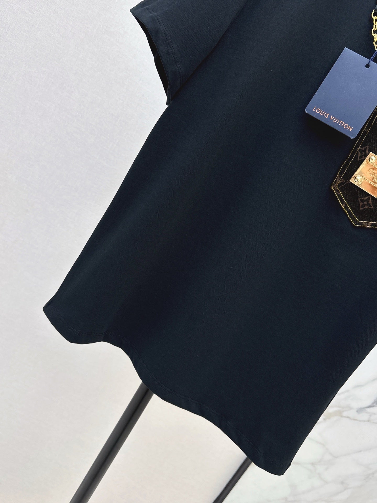 Loui* 25ss signature pocket t-shirt