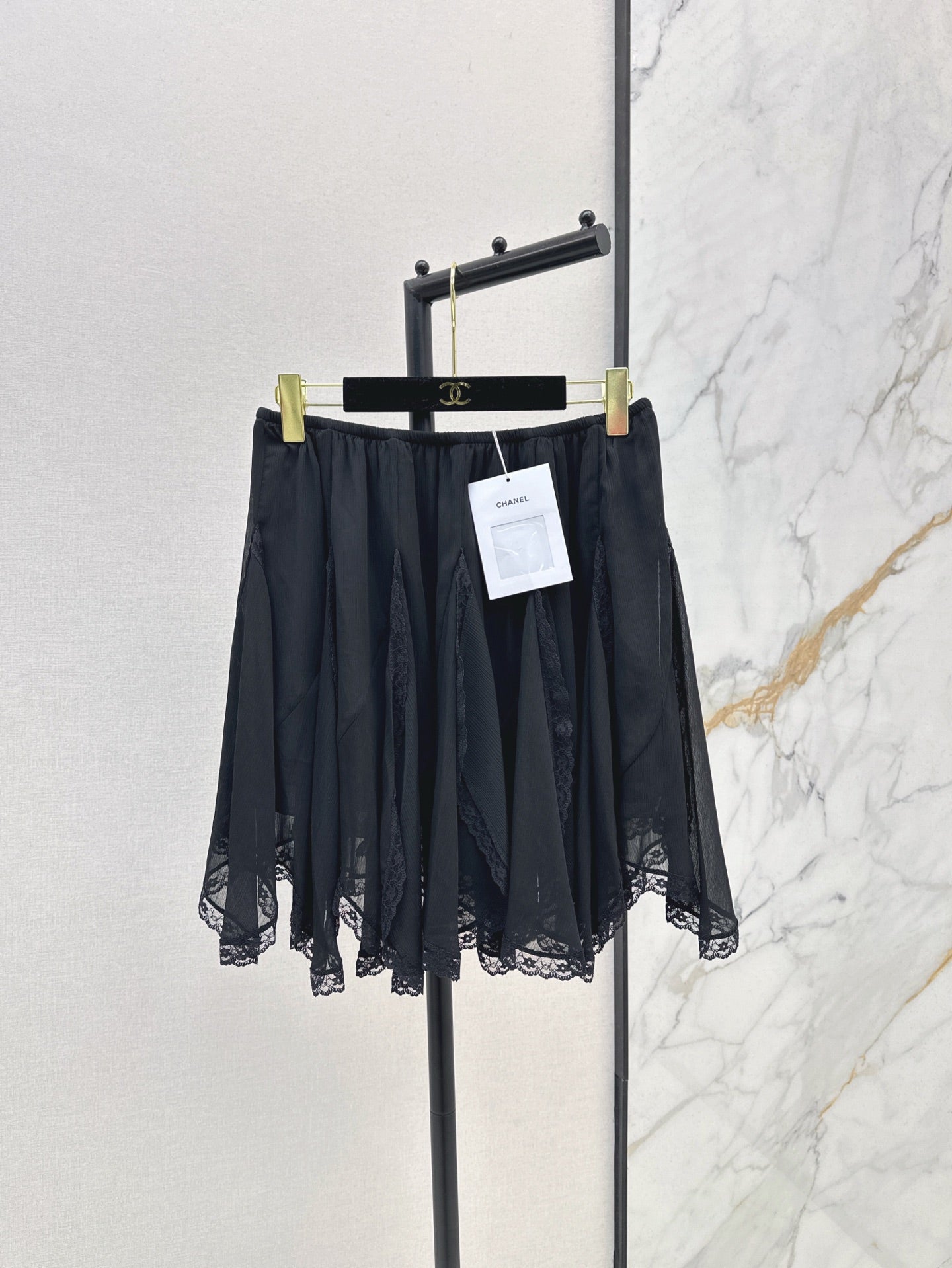 C*nel 25ss lace trim flared skirt