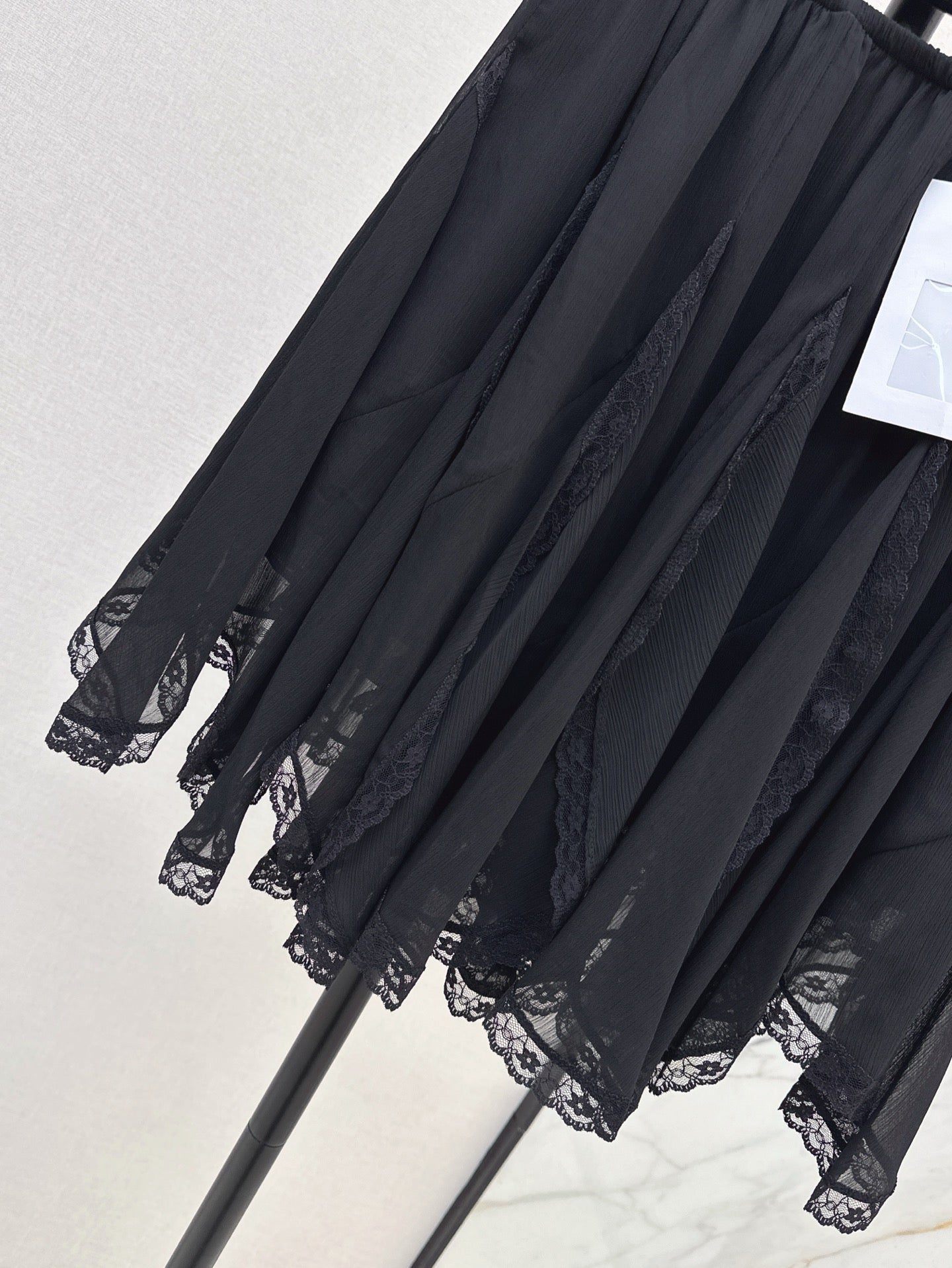 C*nel 25ss lace trim flared skirt