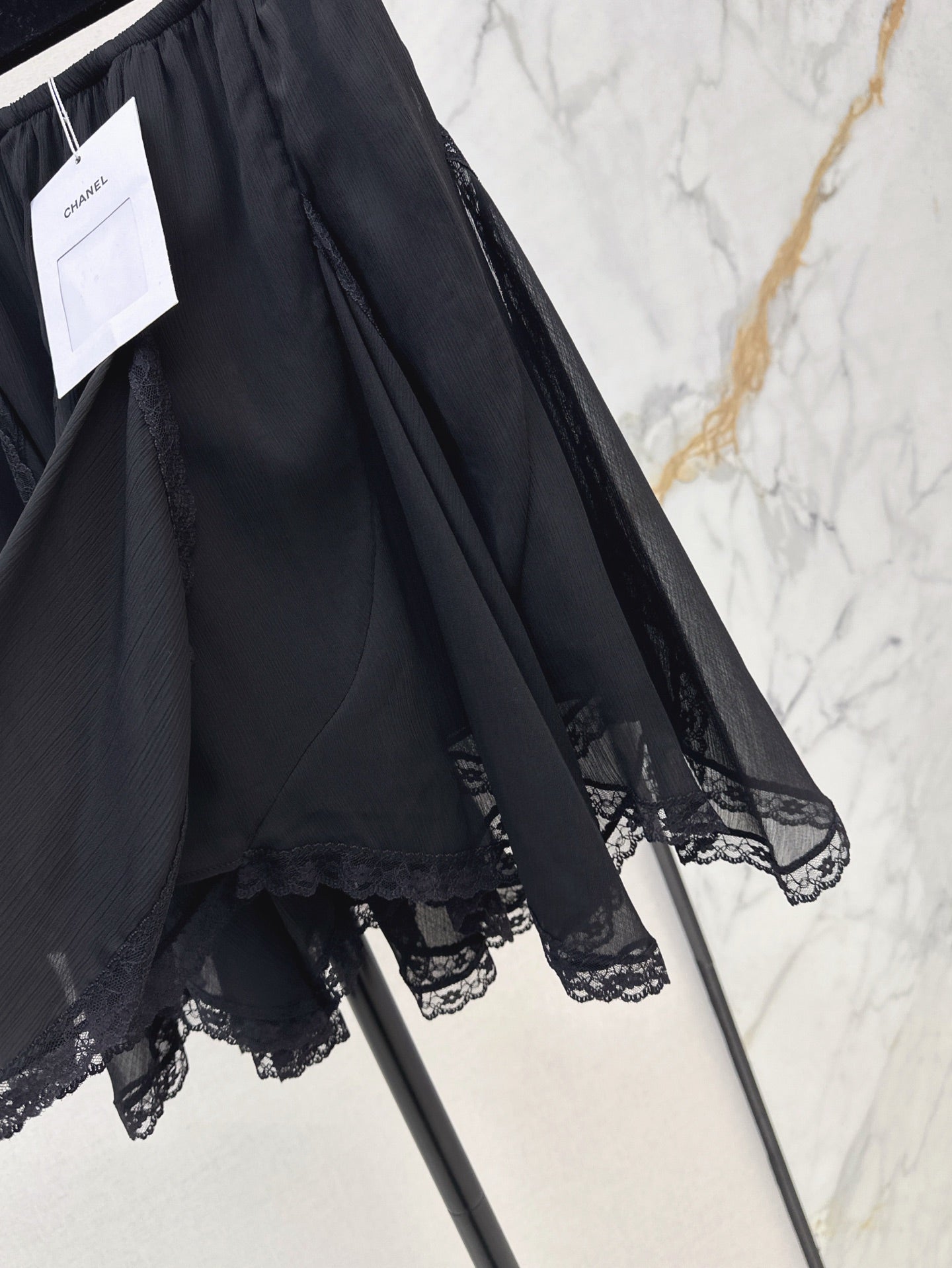 C*nel 25ss lace trim flared skirt