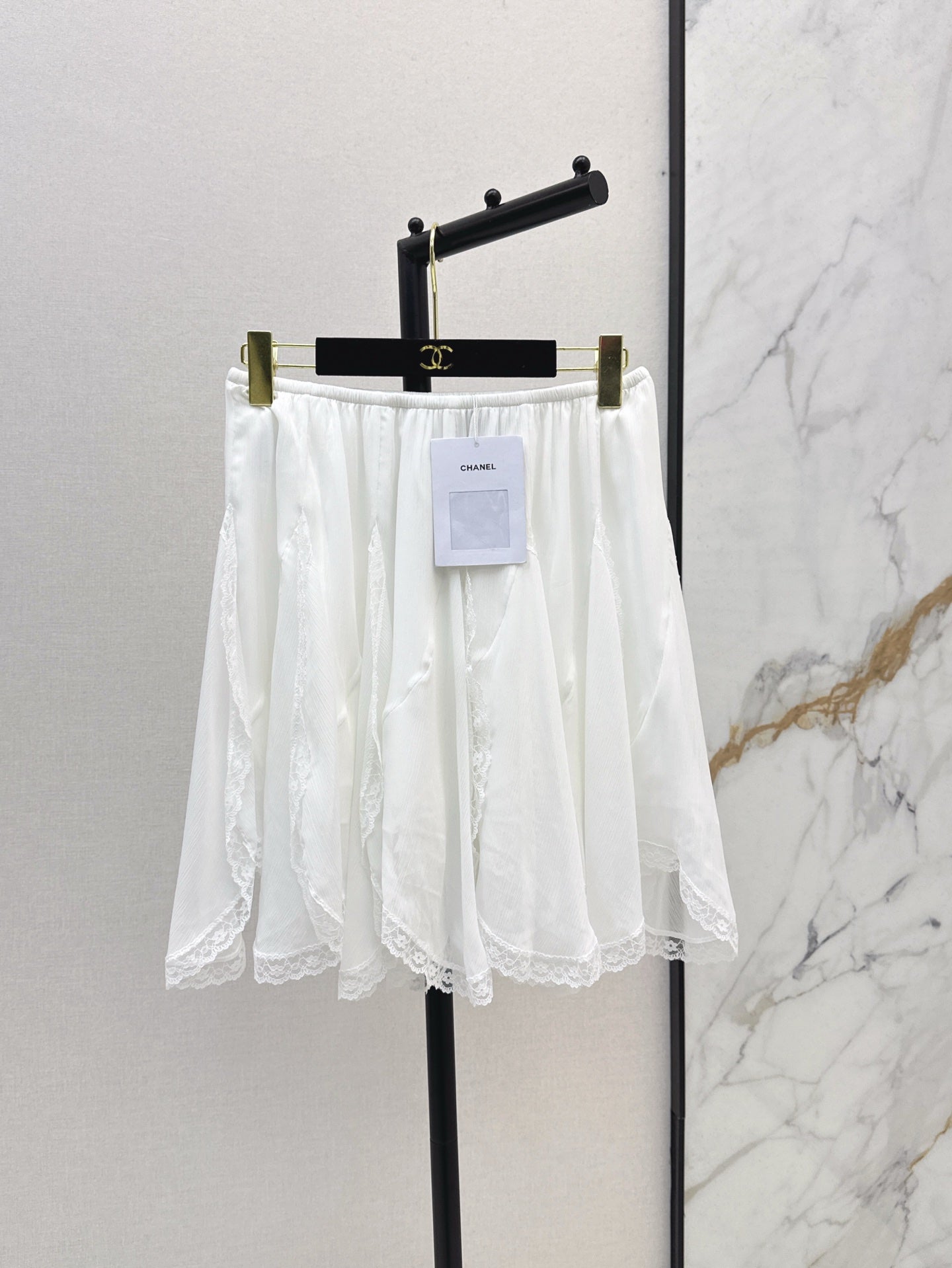 C*nel 25ss lace trim flared skirt