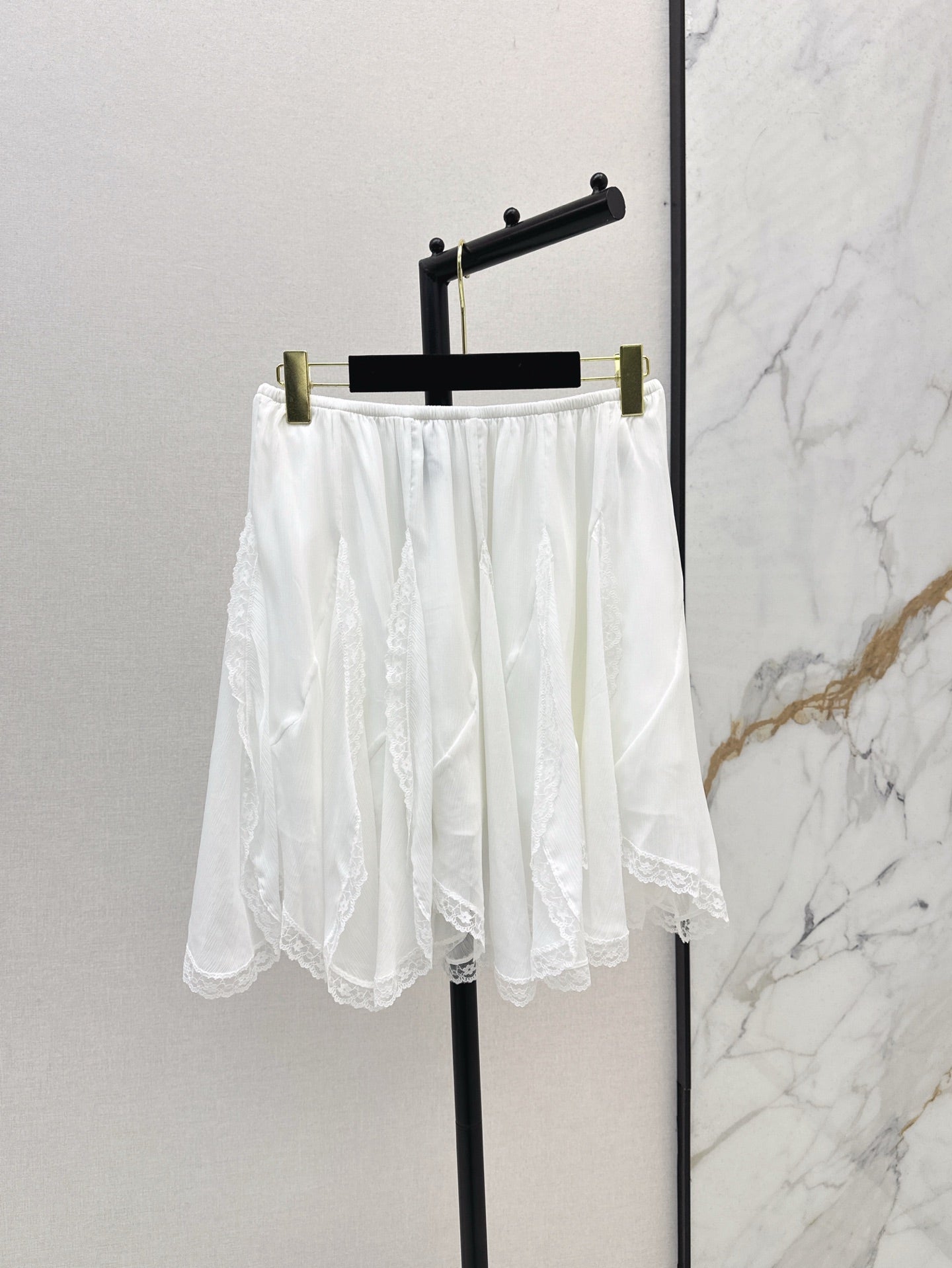 C*nel 25ss lace trim flared skirt