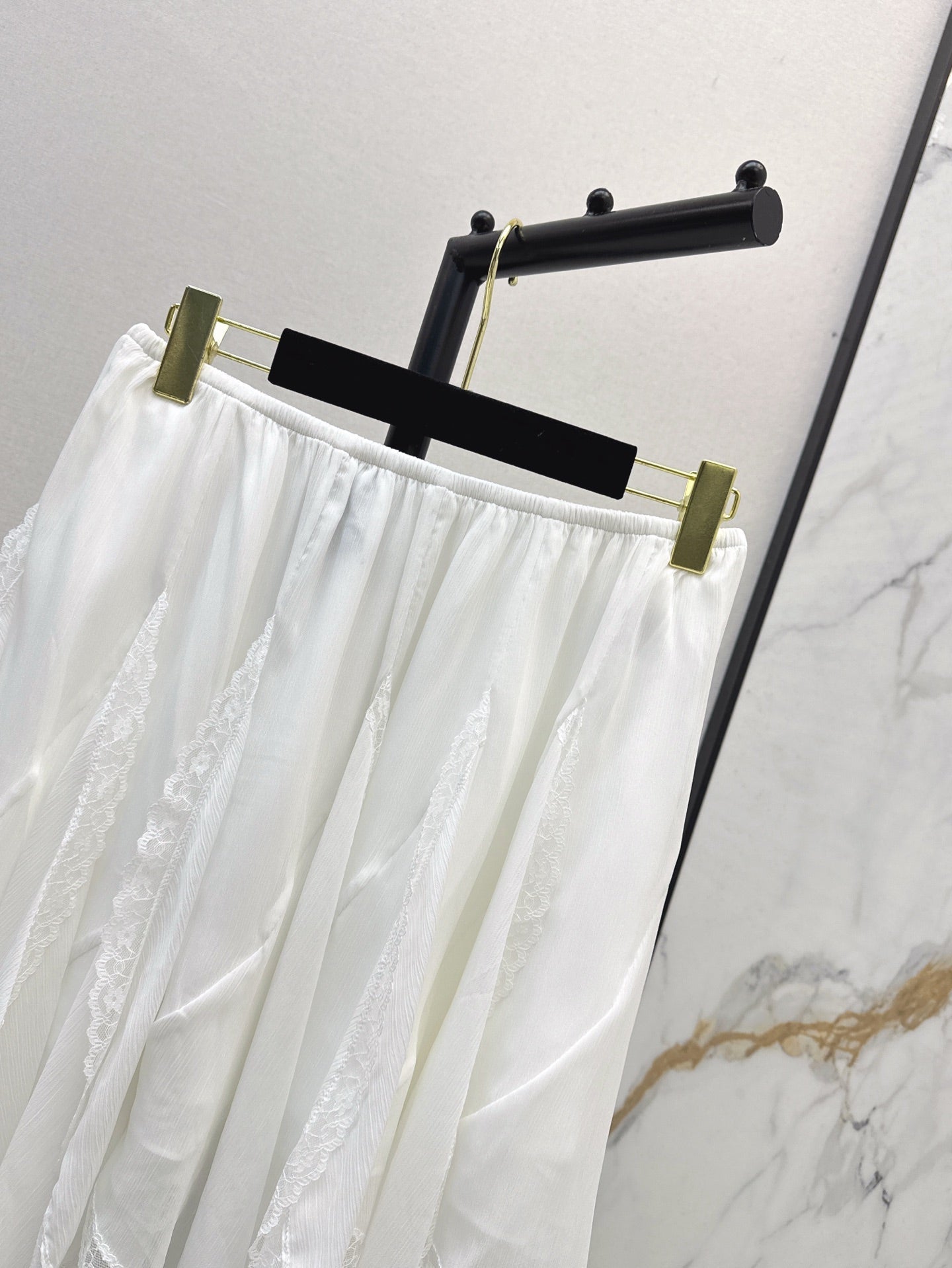 C*nel 25ss lace trim flared skirt