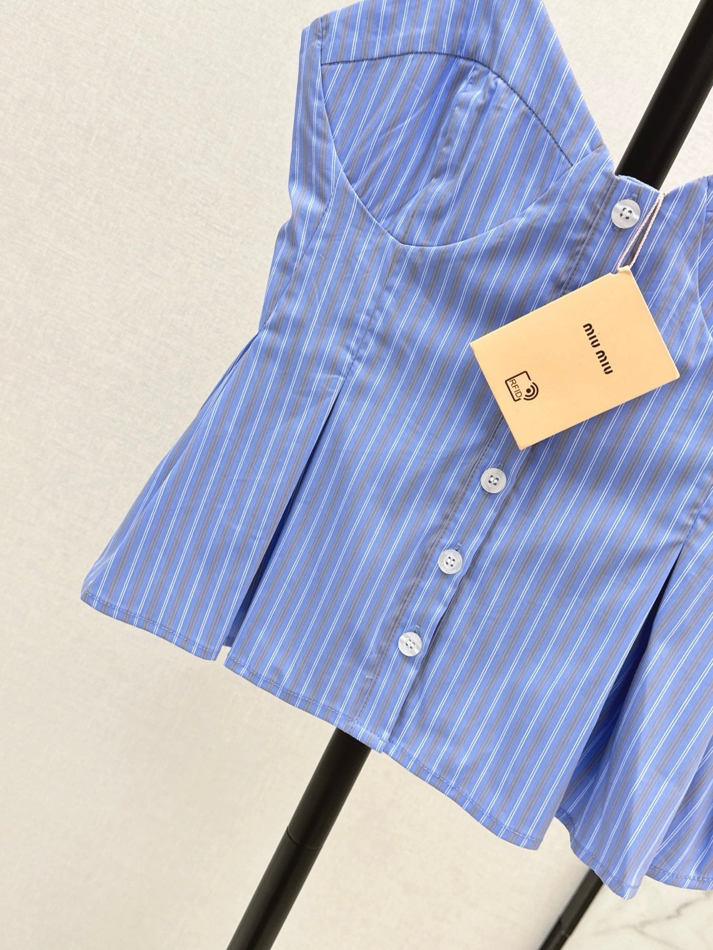 M*u 25ss ruffled striped camisole