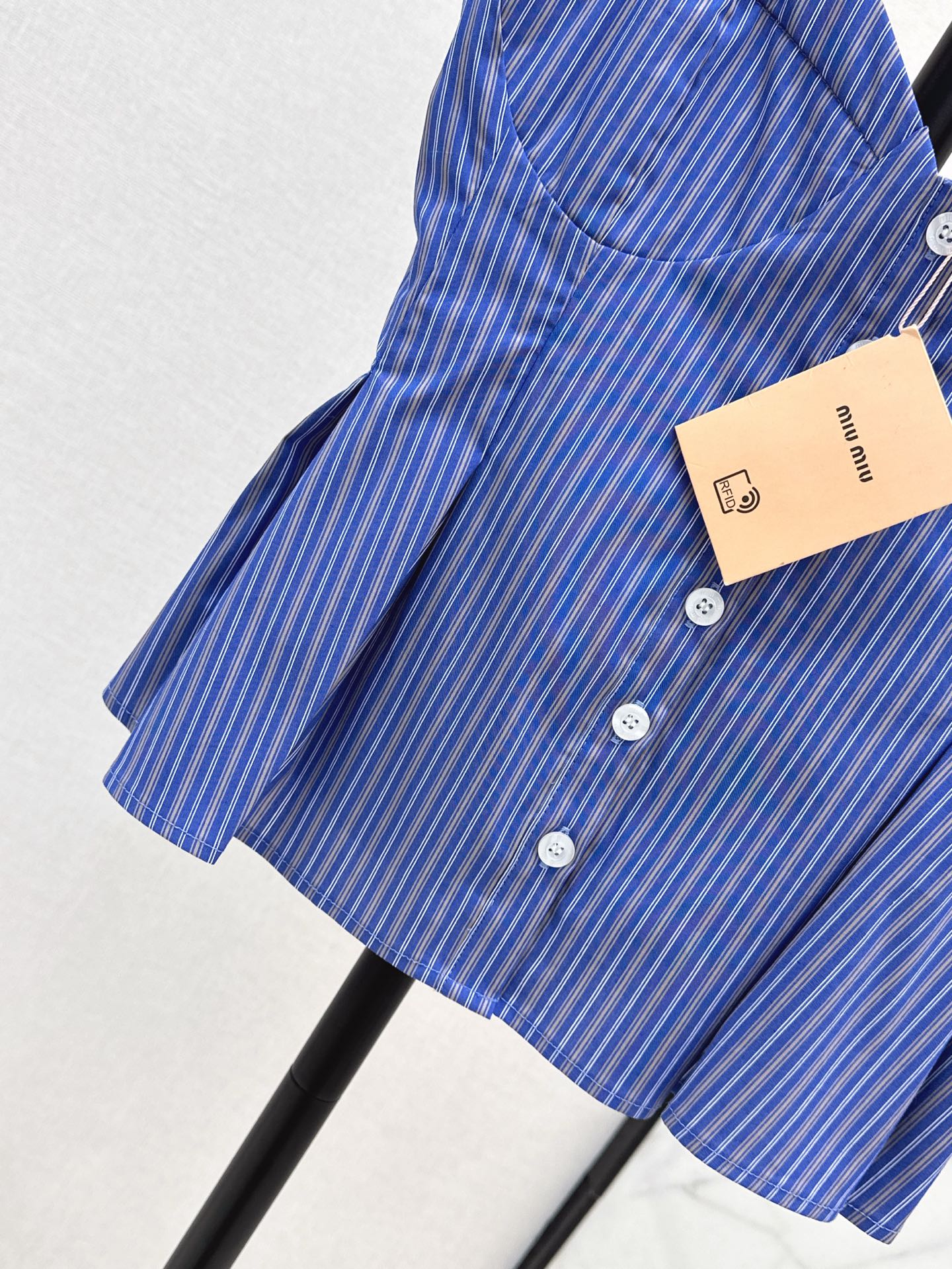 M*u 25ss ruffled striped camisole