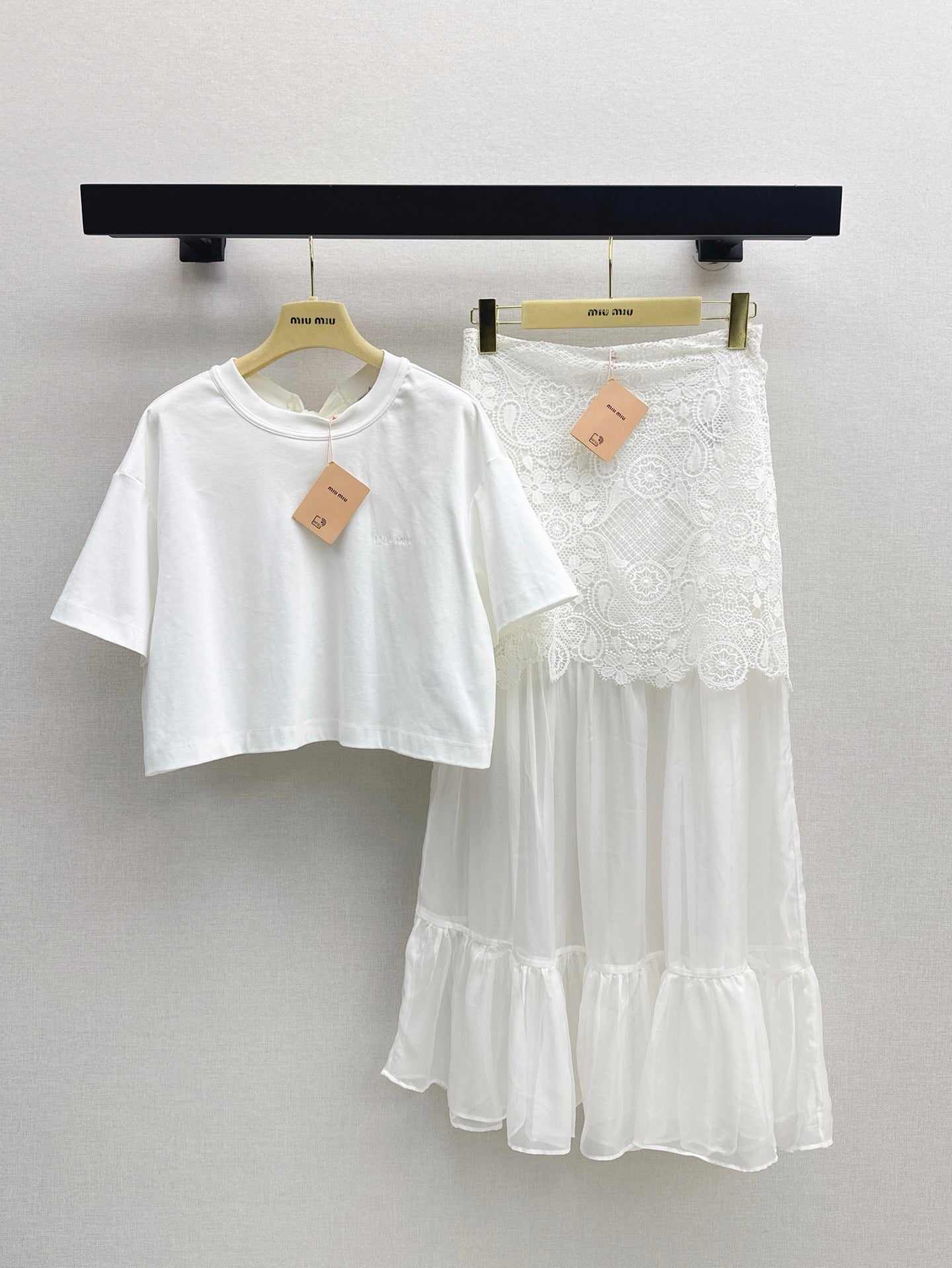 M*u 25ss ribbon back cropped t-shirt