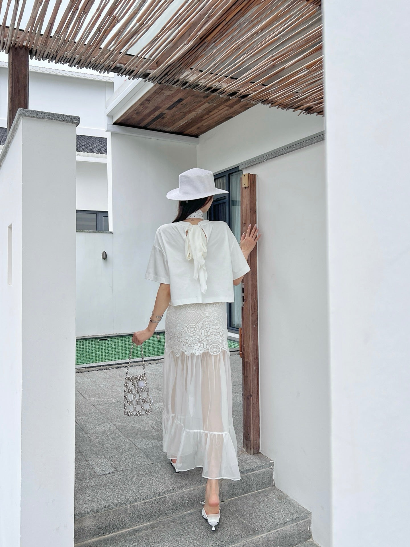 M*u 25ss ribbon back cropped t-shirt