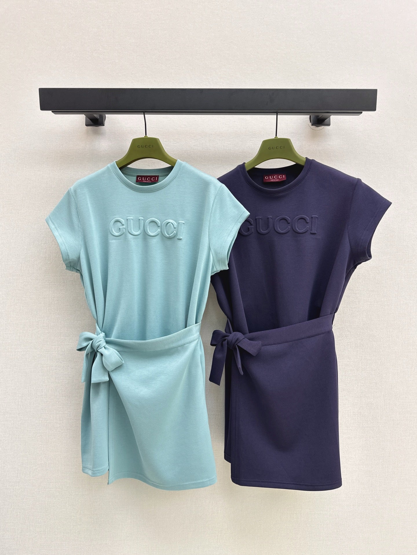 Gu* 25ss tied belt embossed minidress