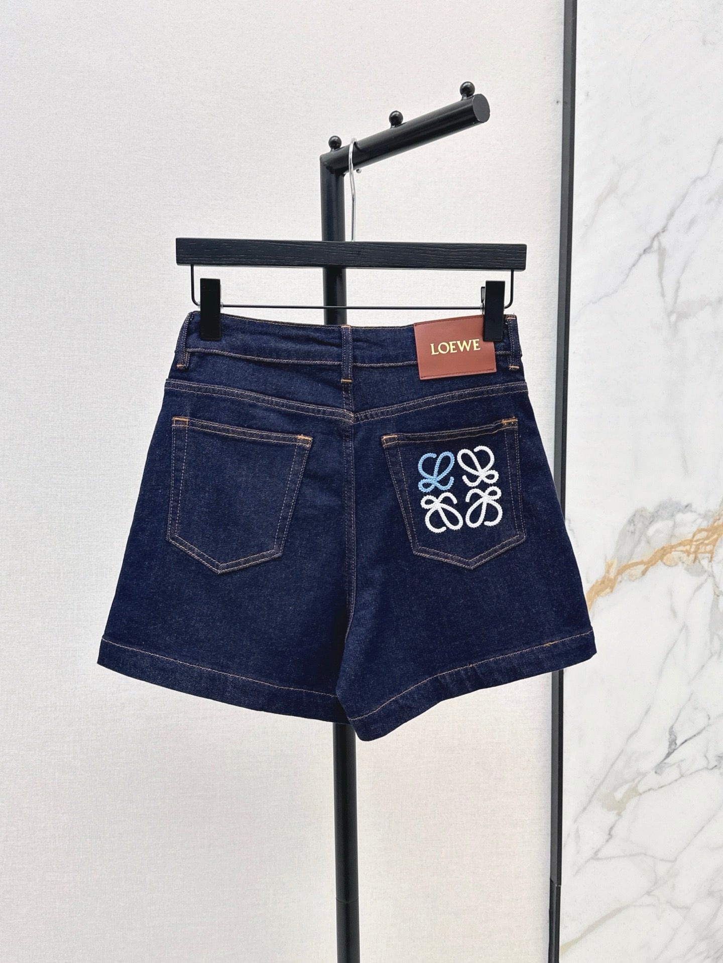 Loe* 25ss anagram embroidered denim shorts